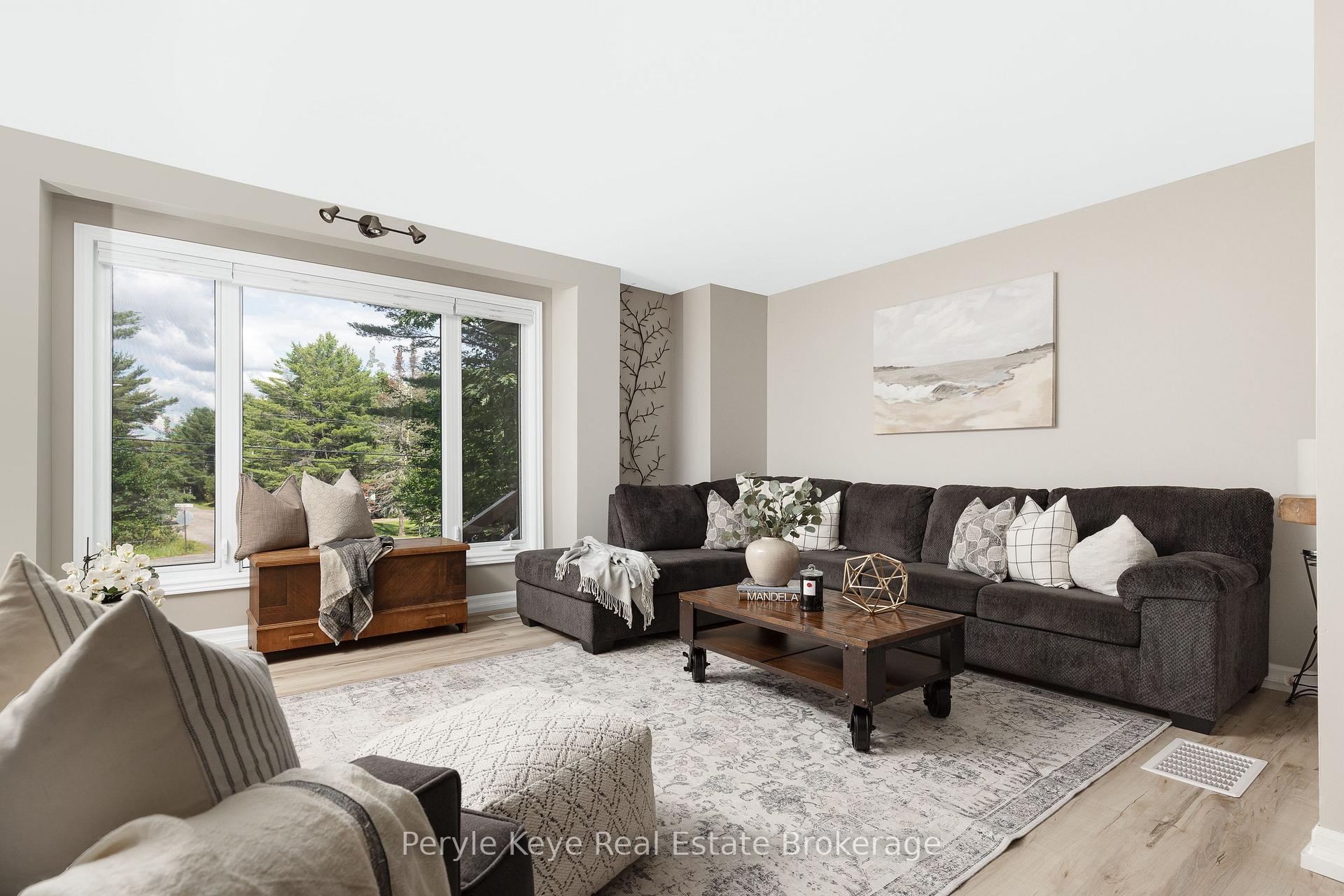 Photo 14 of 820 Manitoba Street, Bracebridge, Monck (Bracebridge) — HOMEH