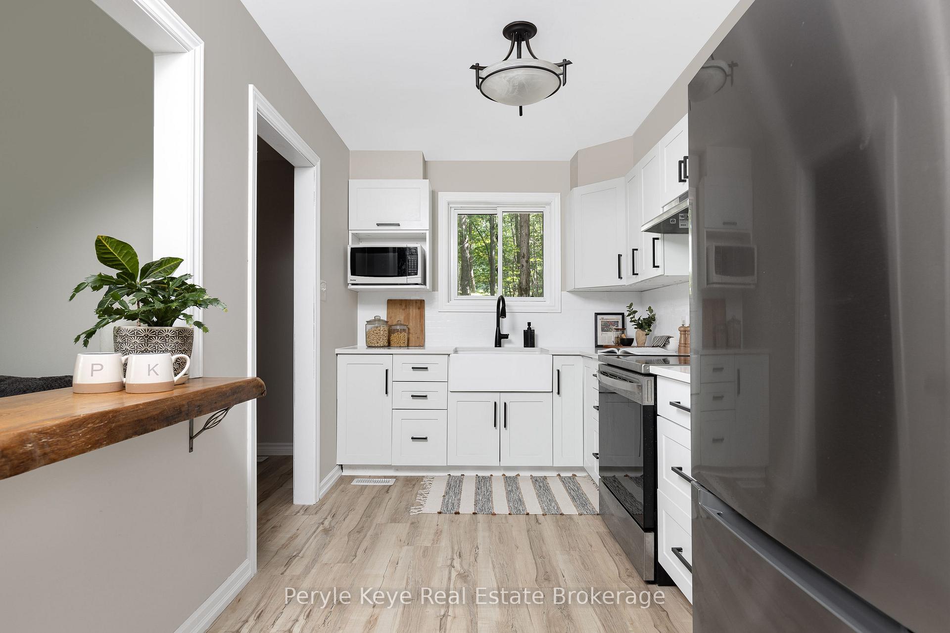 Photo 18 of 820 Manitoba Street, Bracebridge, Monck (Bracebridge) — HOMEH