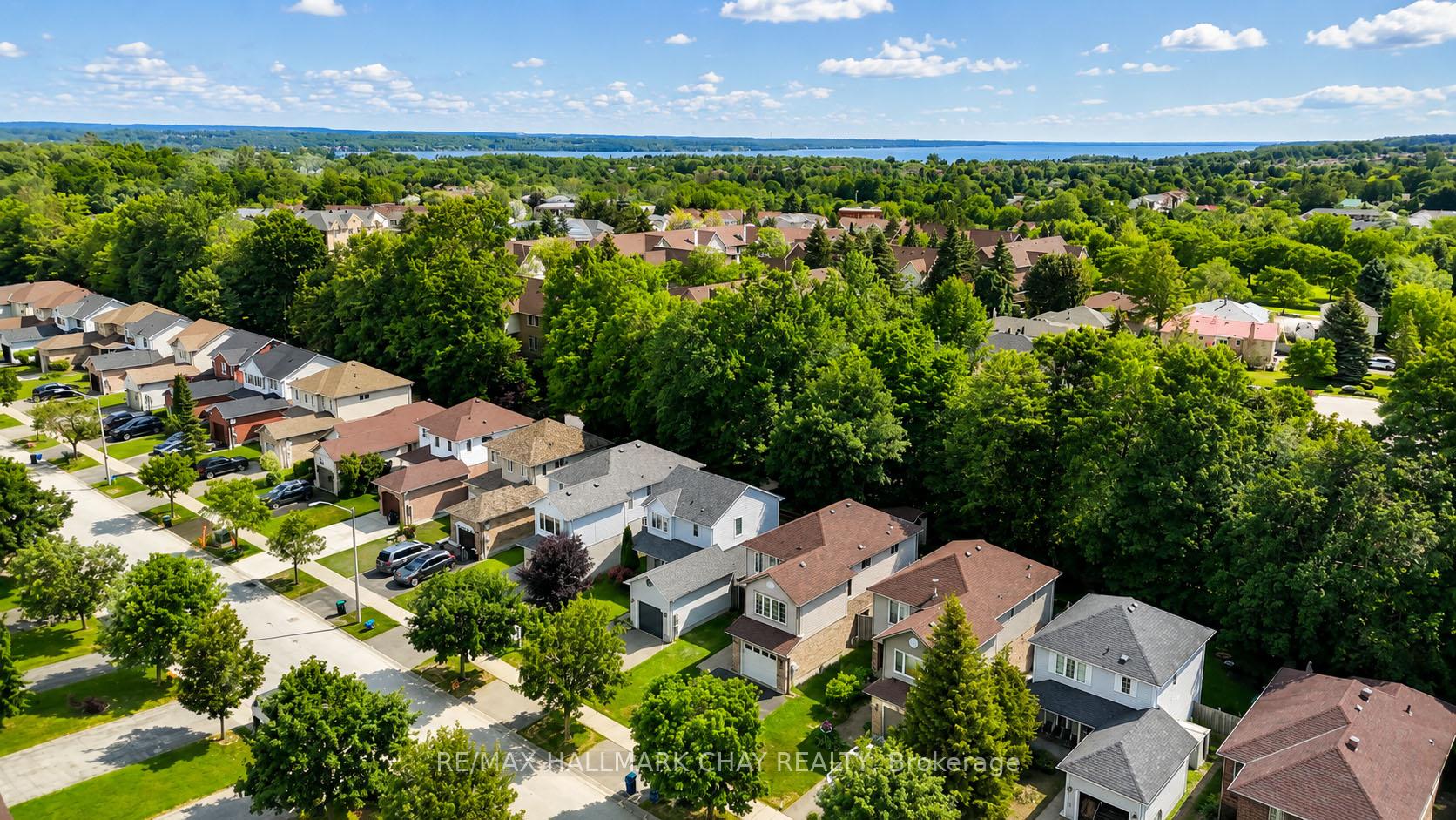 Photo 4 of 100 Copeman Crescent, Barrie, Painswick North — HOMEH