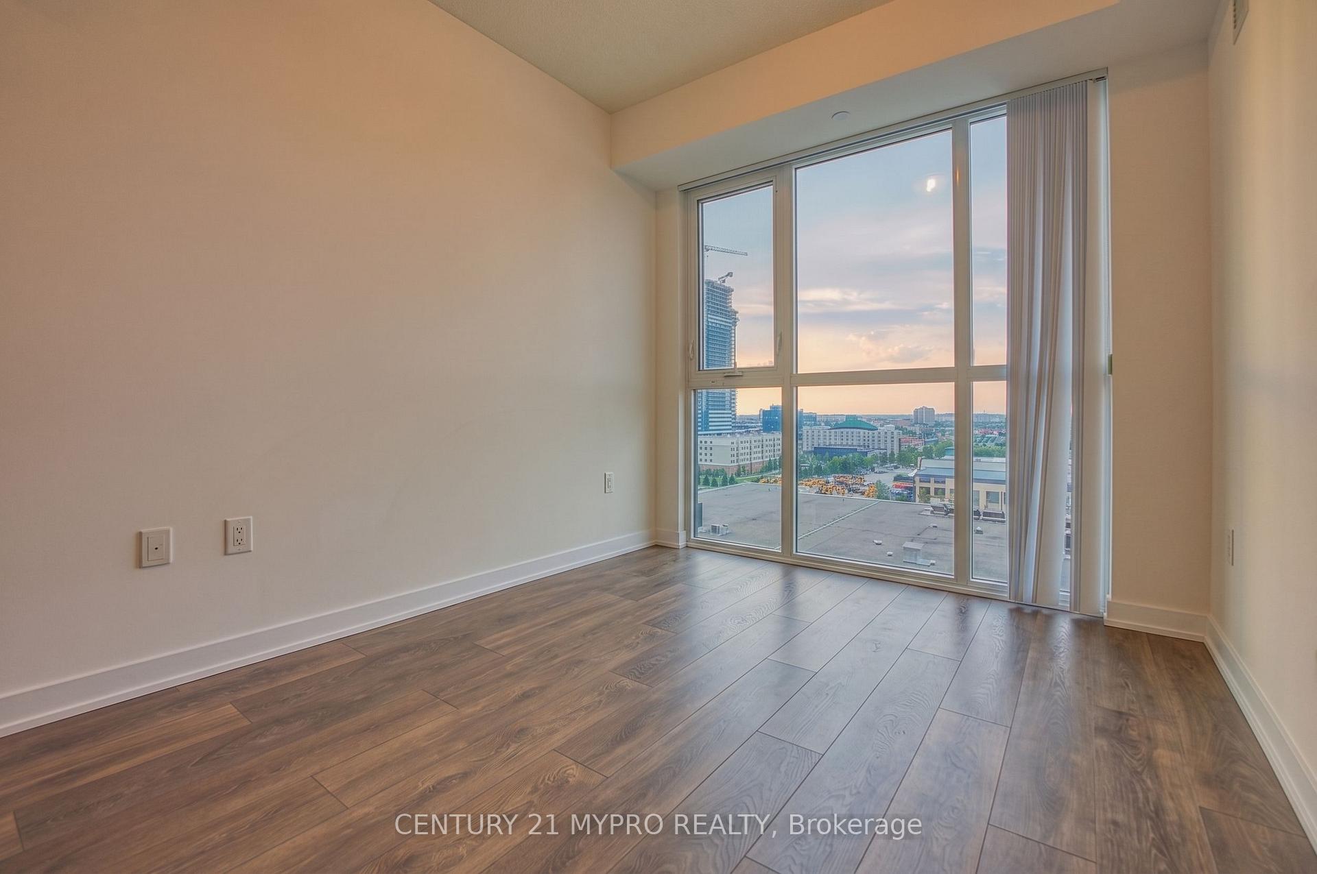 Photo 8 of Unit 1021, 38 Honeycrisp Crescent, Vaughan, Vaughan Corporate Centre — HOMEH