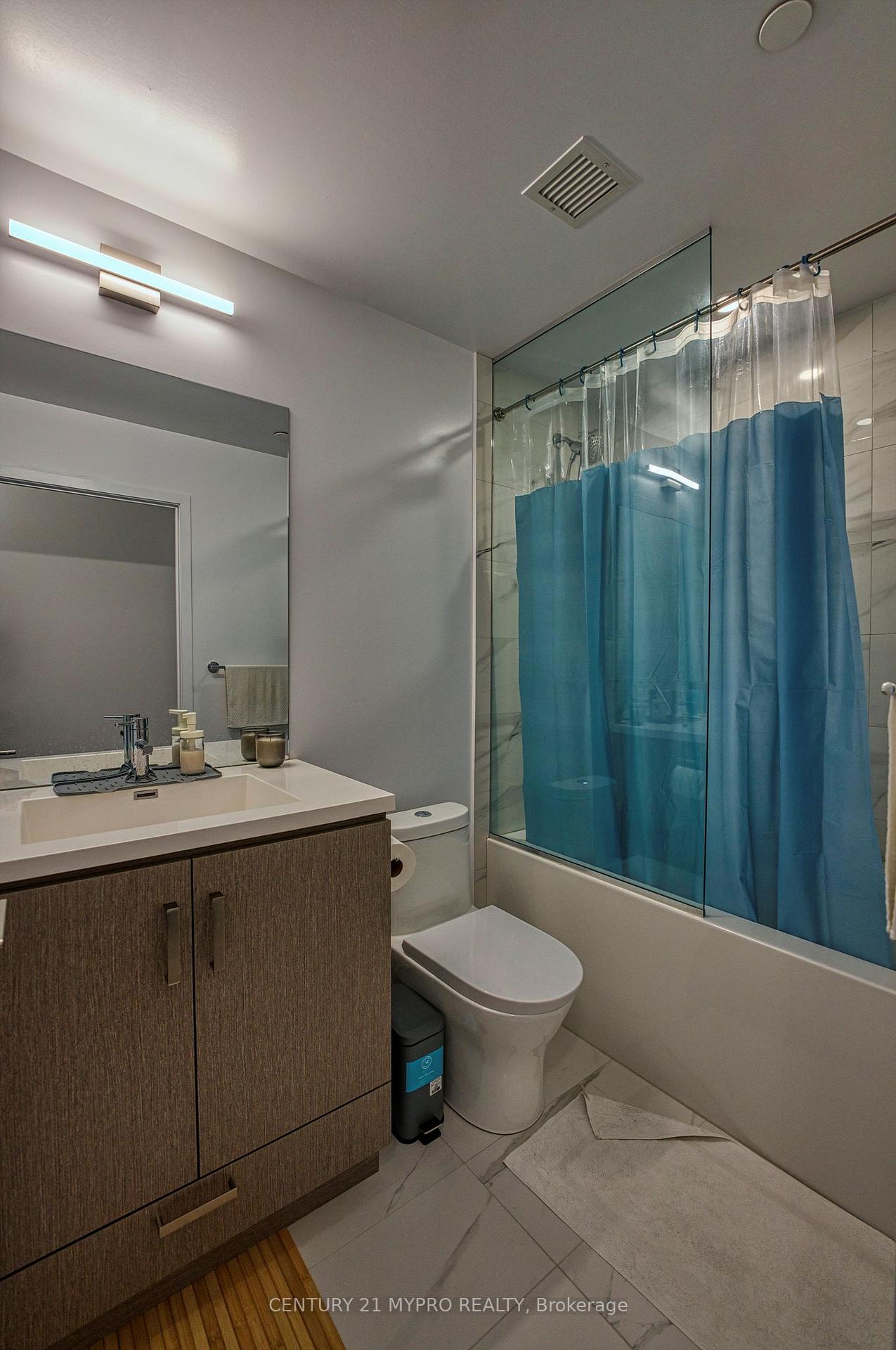 Photo 14 of Unit 1021, 38 Honeycrisp Crescent, Vaughan, Vaughan Corporate Centre — HOMEH