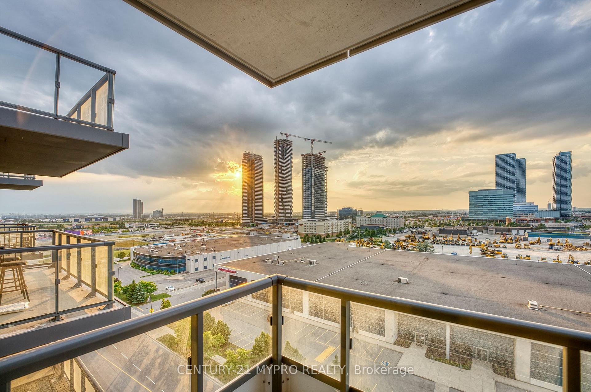 Photo 17 of Unit 1021, 38 Honeycrisp Crescent, Vaughan, Vaughan Corporate Centre — HOMEH