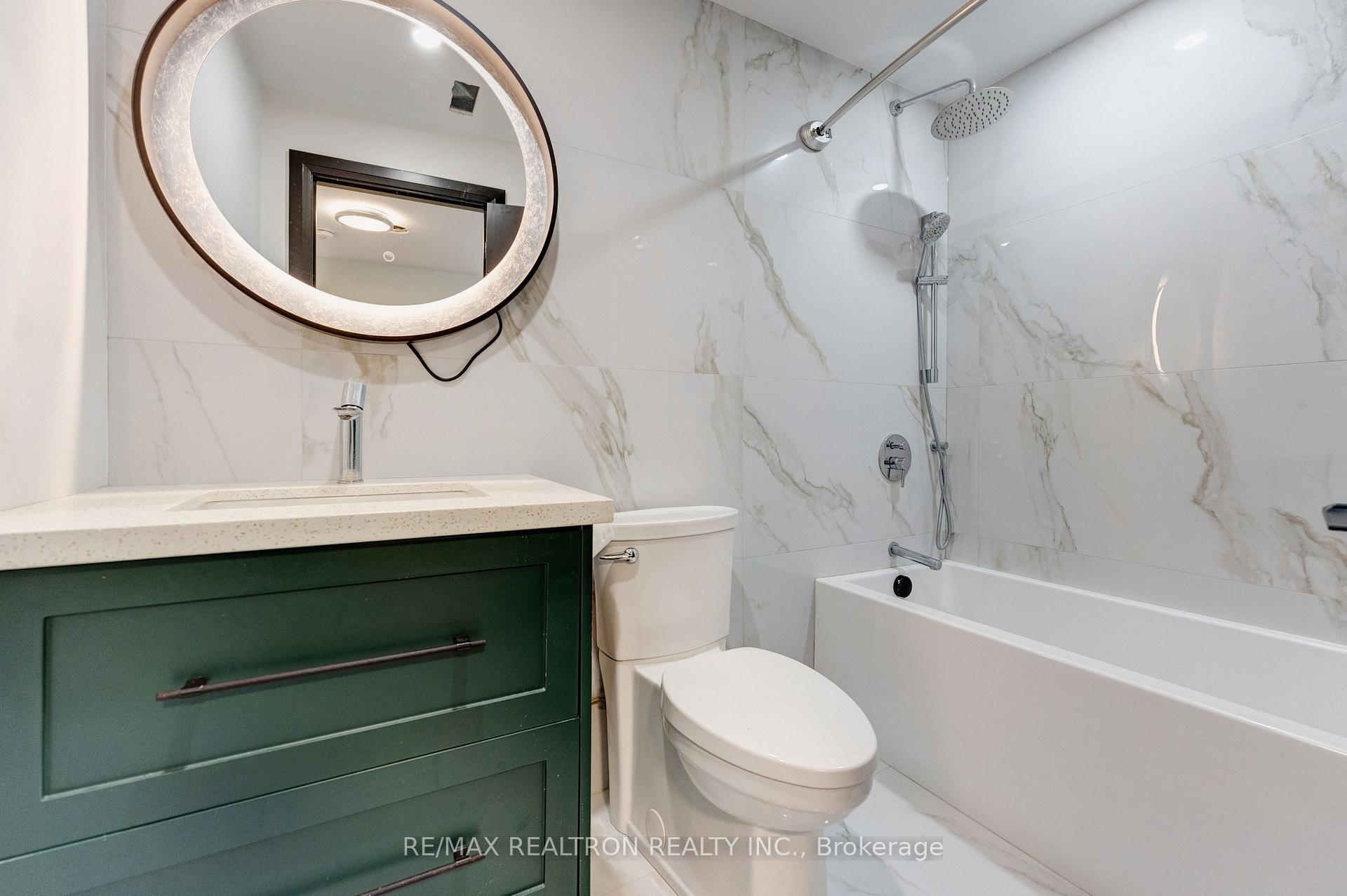 Photo 11 of 32 Bradfield Avenue W, Etobicoke, Islington-City Centre West — HOMEH