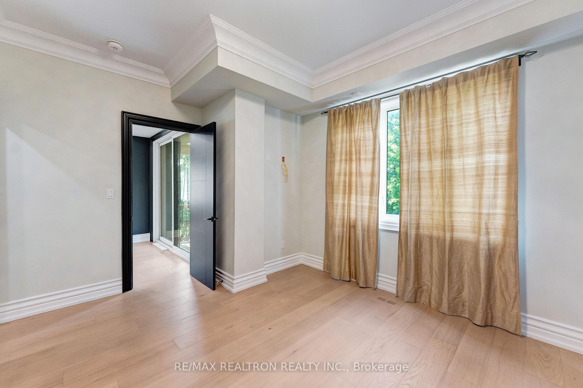 Photo 20 of 32 Bradfield Avenue W, Etobicoke, Islington-City Centre West — HOMEH