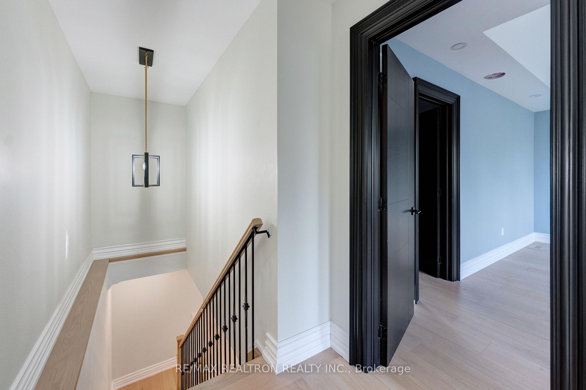 Photo 33 of 32 Bradfield Avenue W, Etobicoke, Islington-City Centre West — HOMEH