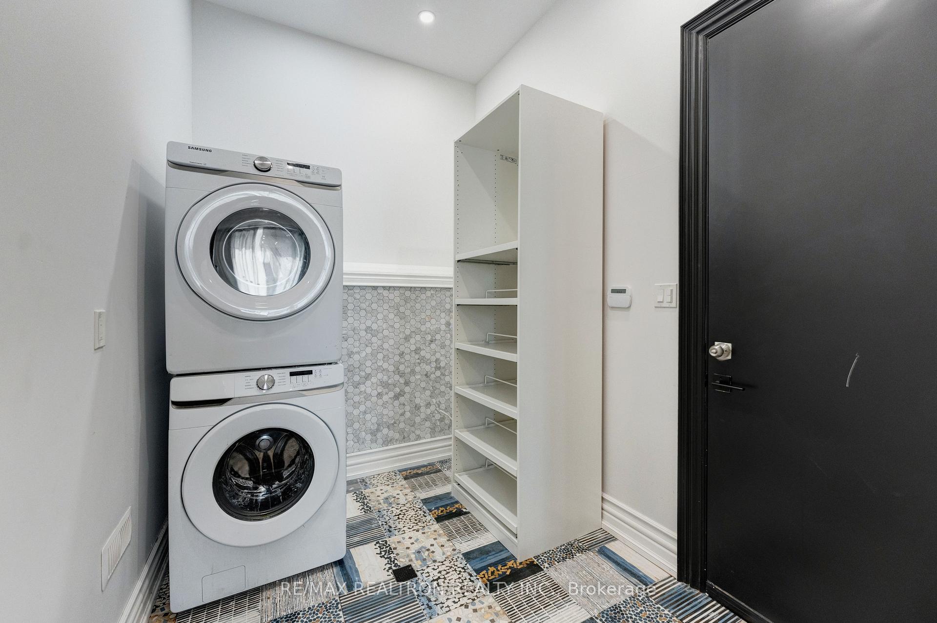 Photo 35 of 32 Bradfield Avenue W, Etobicoke, Islington-City Centre West — HOMEH