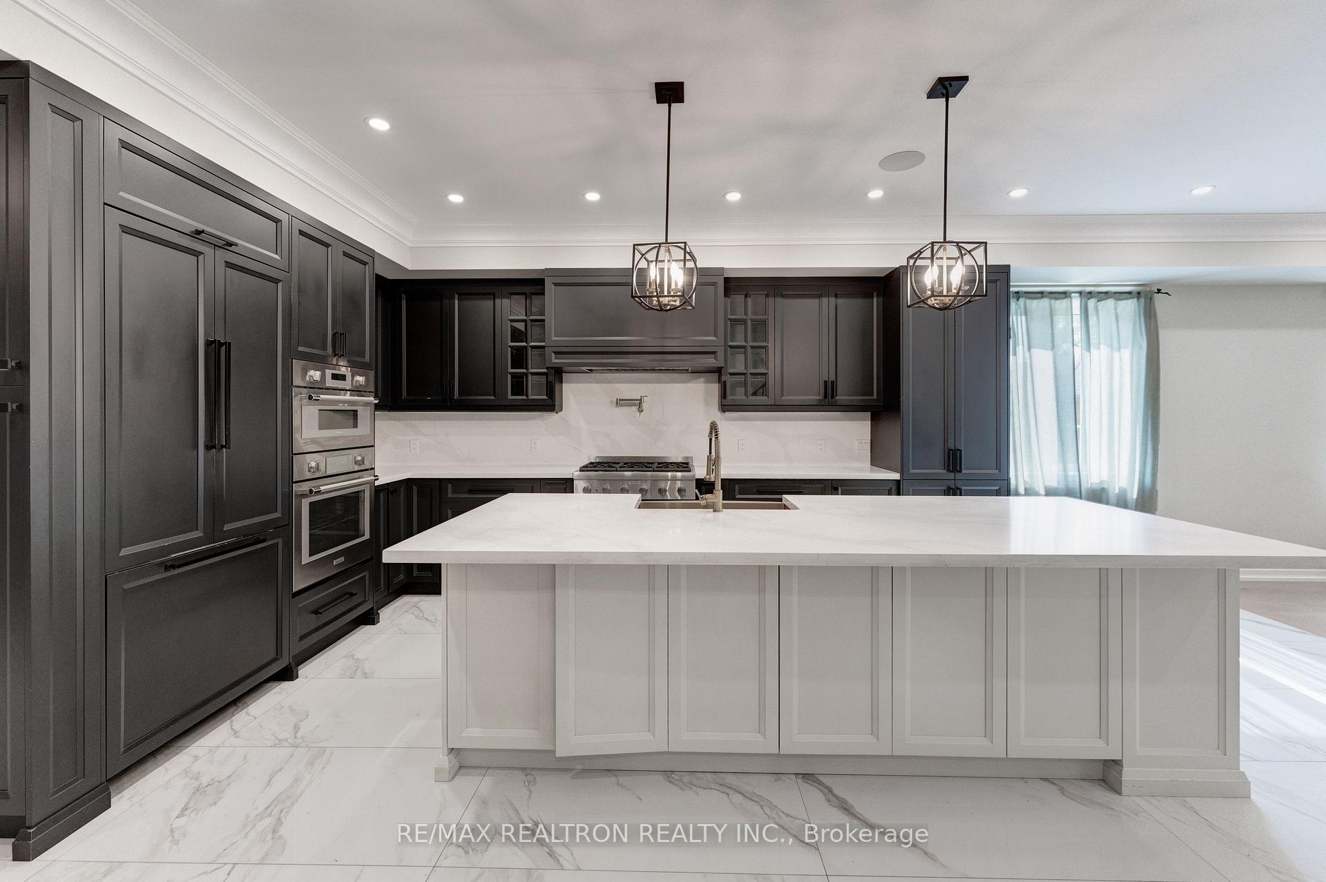 Photo 39 of 32 Bradfield Avenue W, Etobicoke, Islington-City Centre West — HOMEH