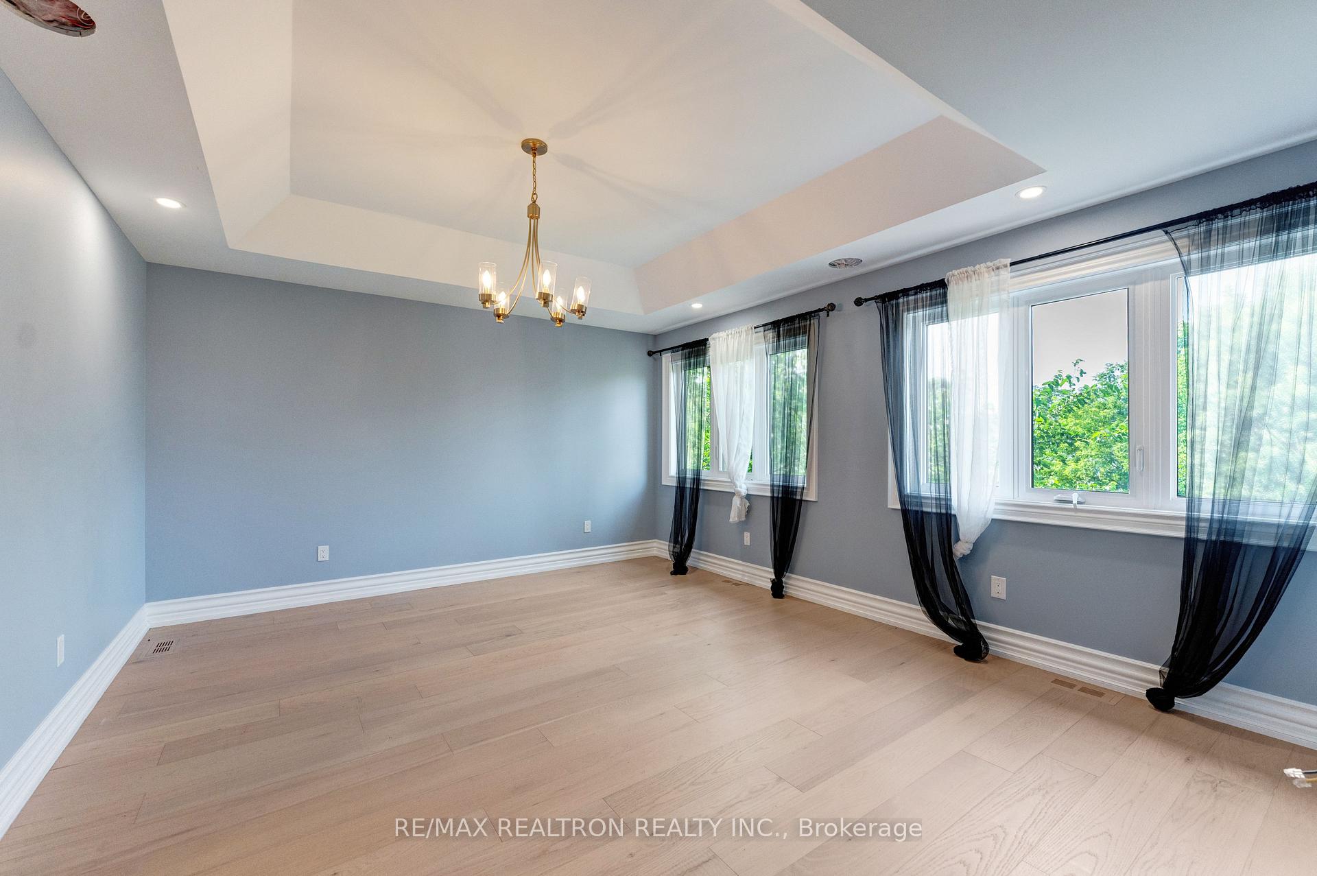 Photo 40 of 32 Bradfield Avenue W, Etobicoke, Islington-City Centre West — HOMEH