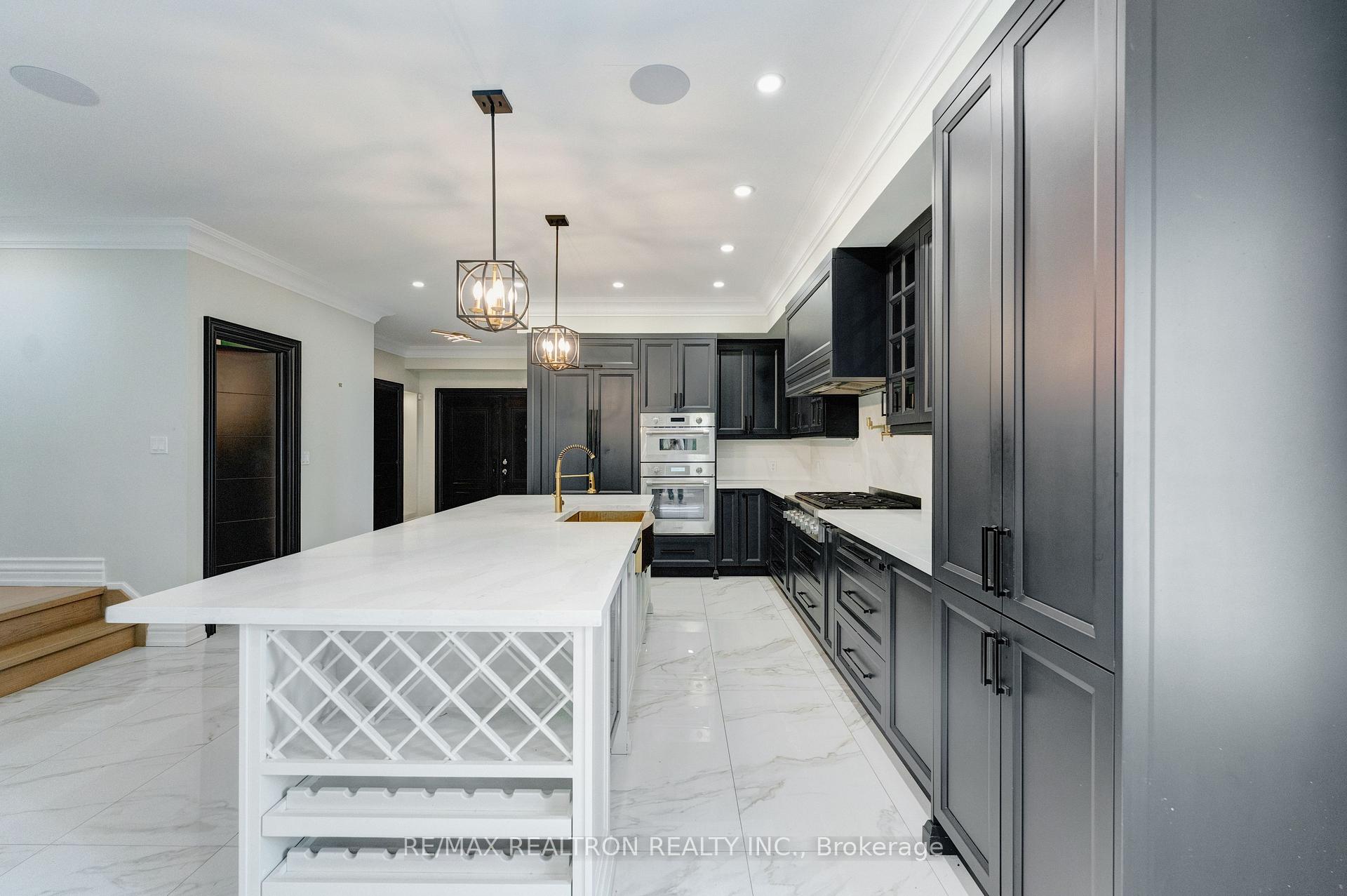 Photo 41 of 32 Bradfield Avenue W, Etobicoke, Islington-City Centre West — HOMEH