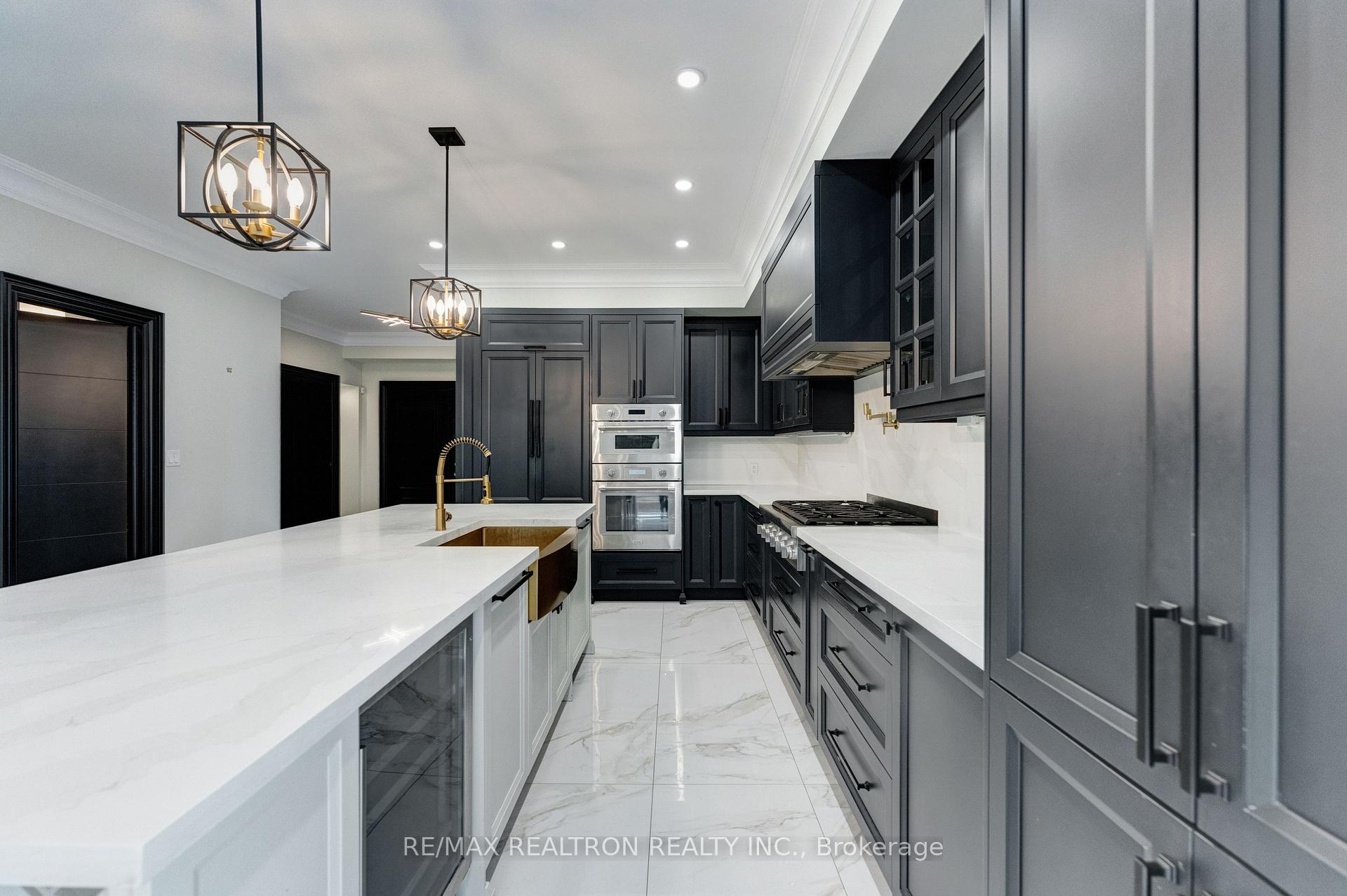 Photo 45 of 32 Bradfield Avenue W, Etobicoke, Islington-City Centre West — HOMEH