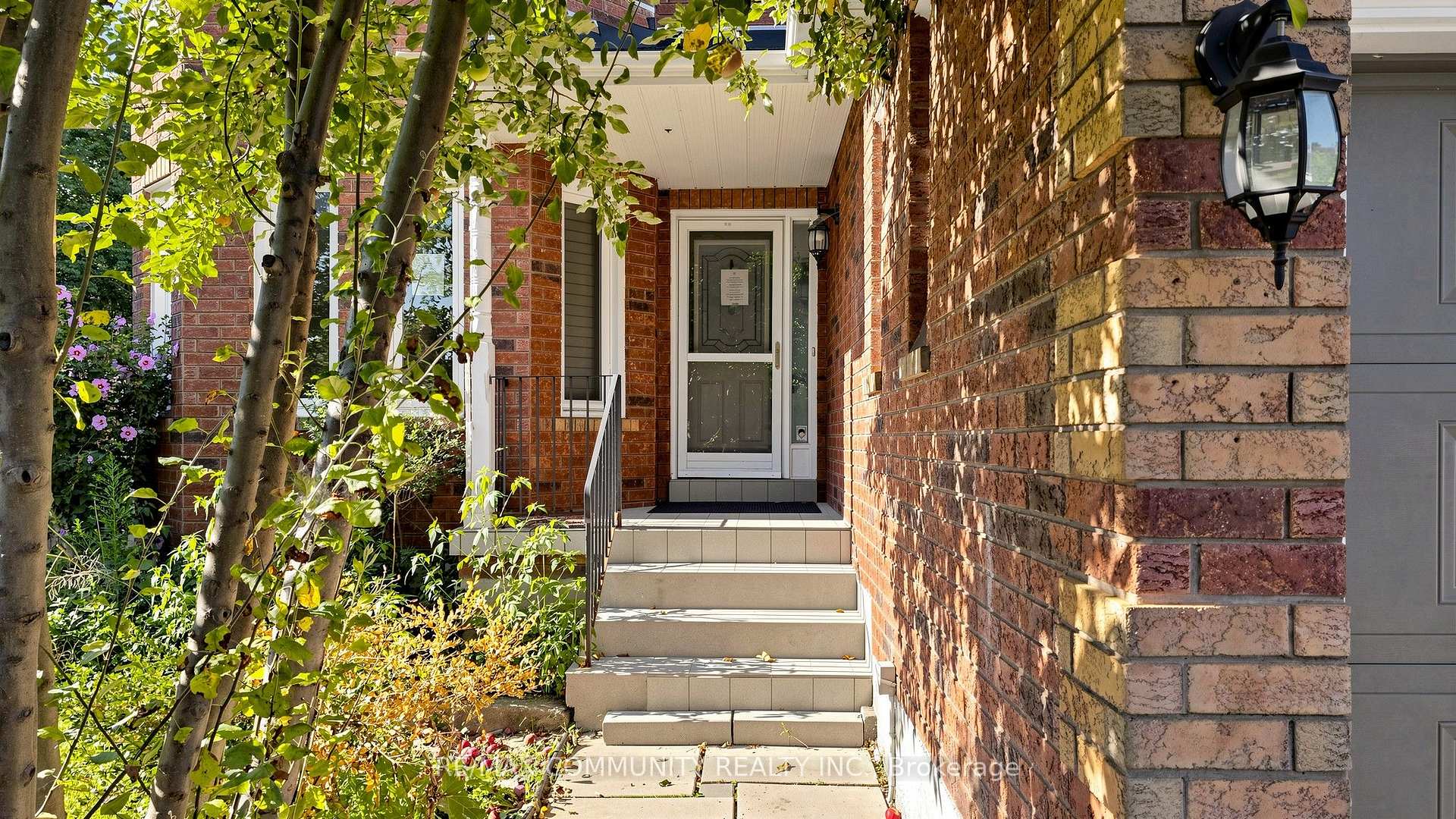 Photo 5 of 38 Iveagh Drive, Georgina, Keswick North — HOMEH