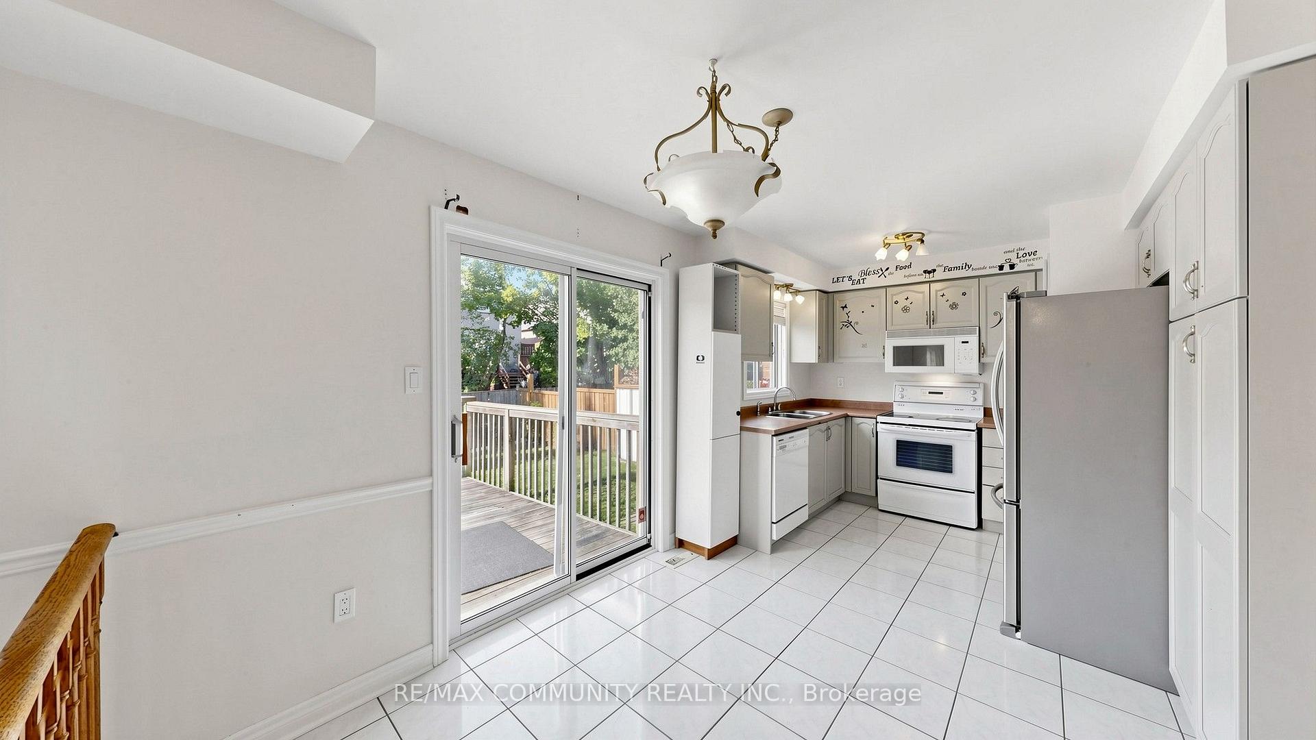 Photo 14 of 38 Iveagh Drive, Georgina, Keswick North — HOMEH