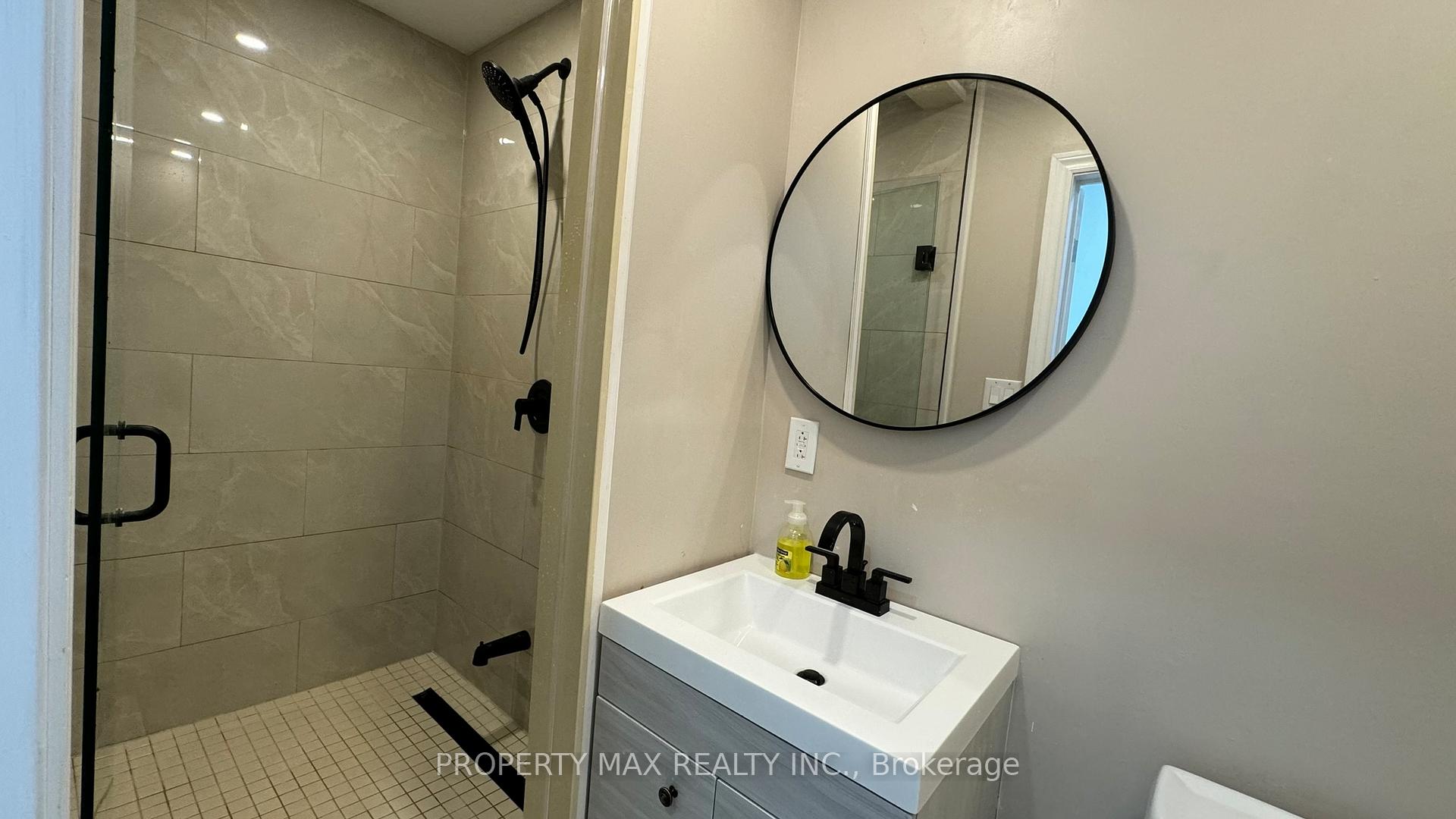 Photo 5 of Unit Bsmt, 30 Glenabbey Drive, Clarington, Courtice — HOMEH