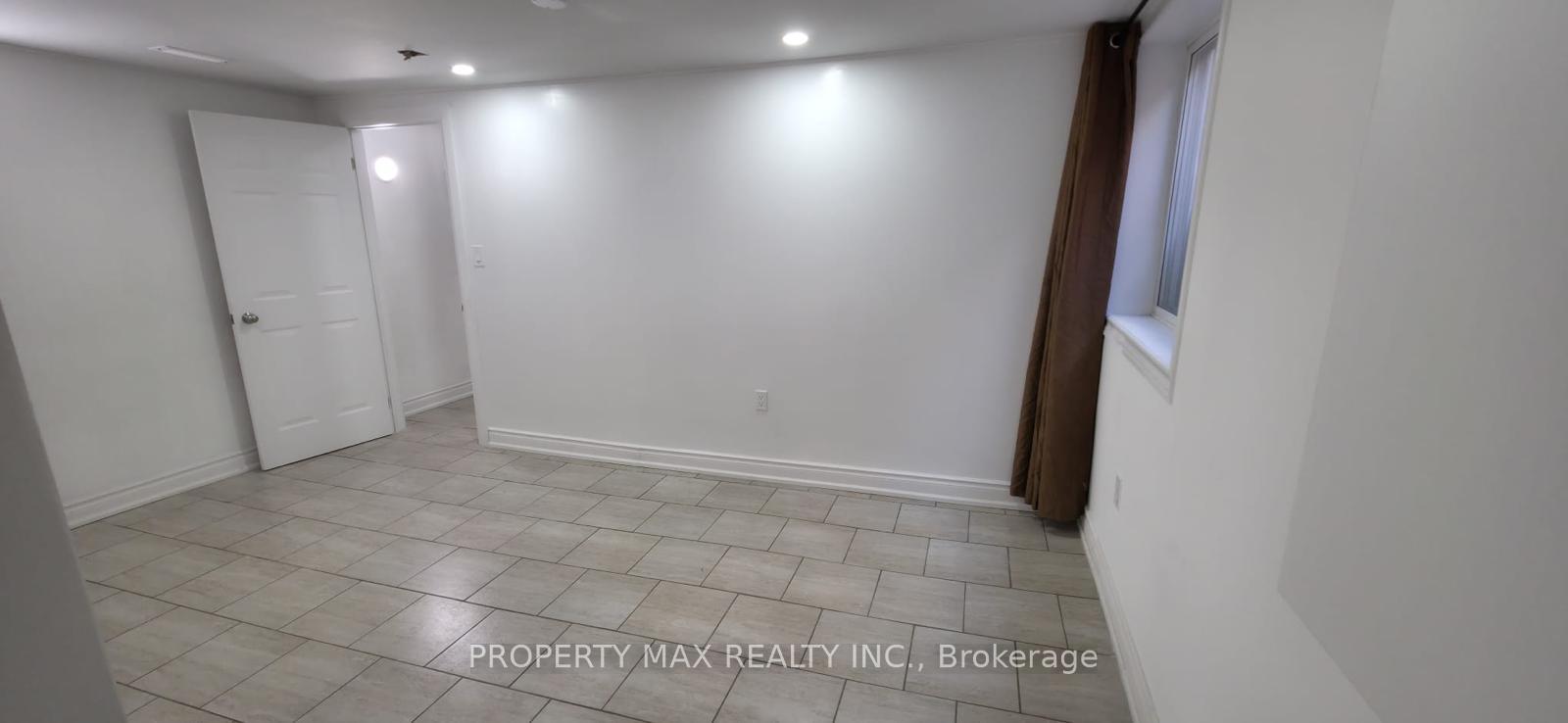 Photo 10 of Unit Bsmt, 30 Glenabbey Drive, Clarington, Courtice — HOMEH