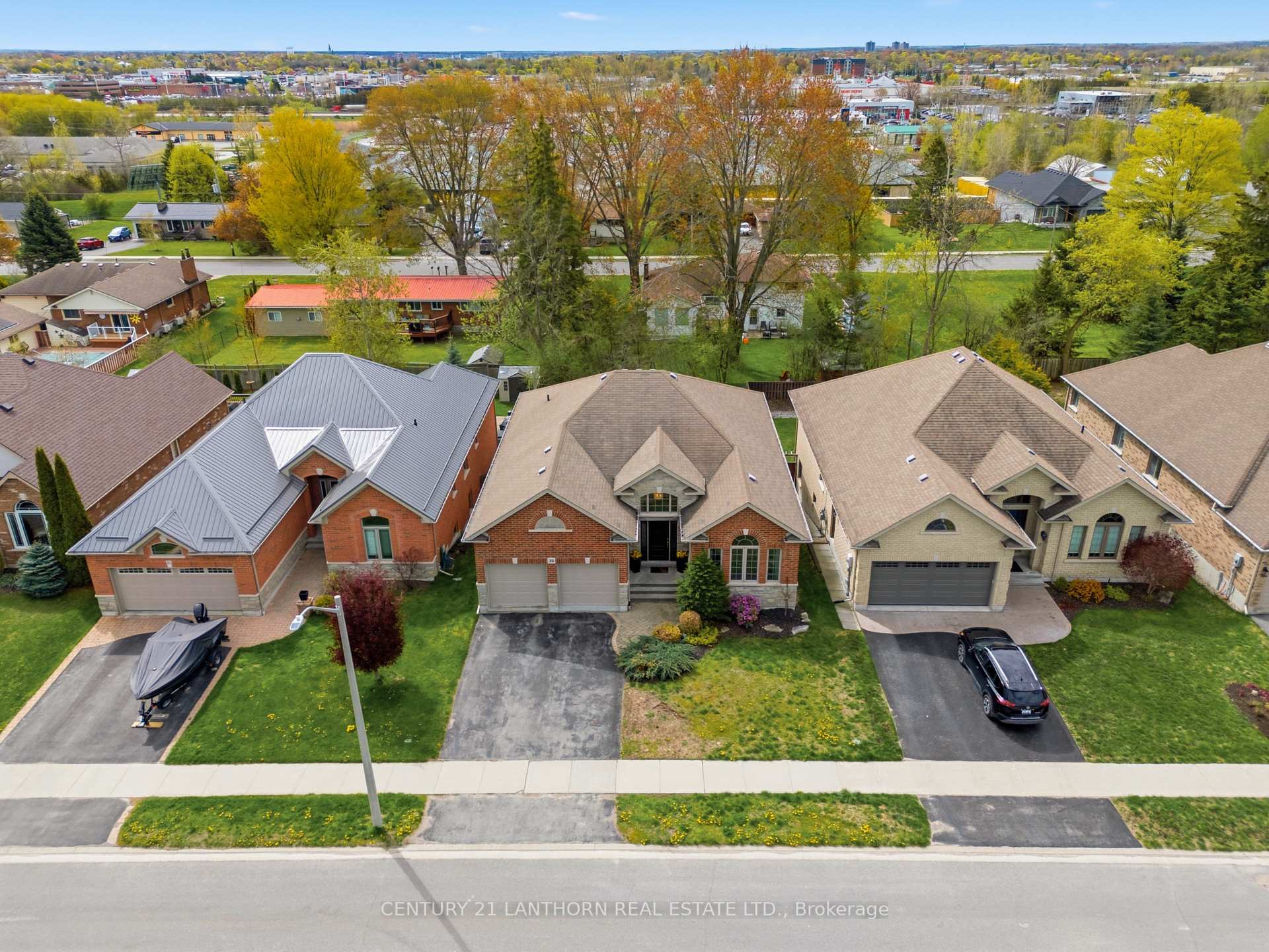 Photo 3 of 39 McDougall Drive, Belleville, Thurlow Ward — HOMEH