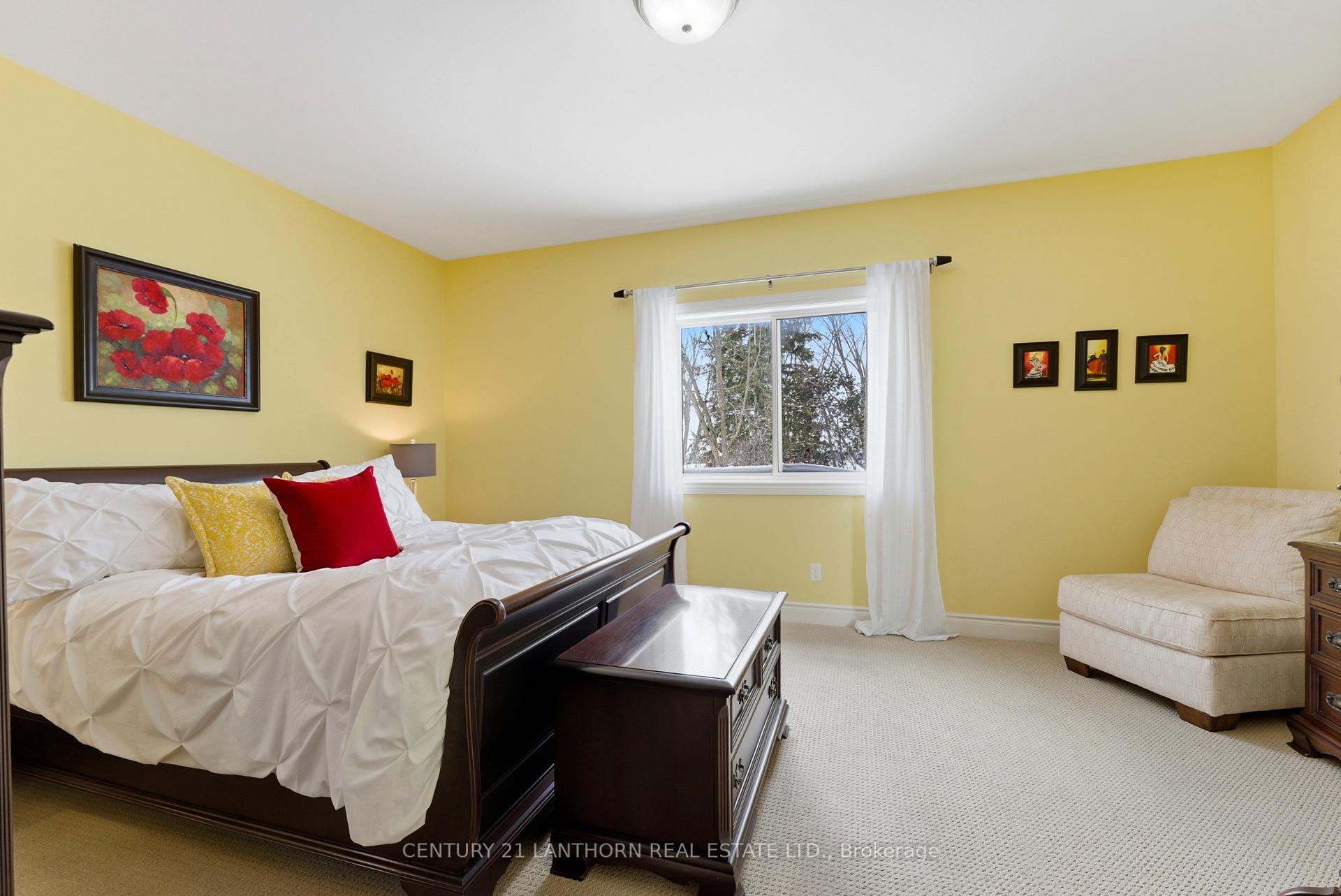 Photo 23 of 39 McDougall Drive, Belleville, Thurlow Ward — HOMEH