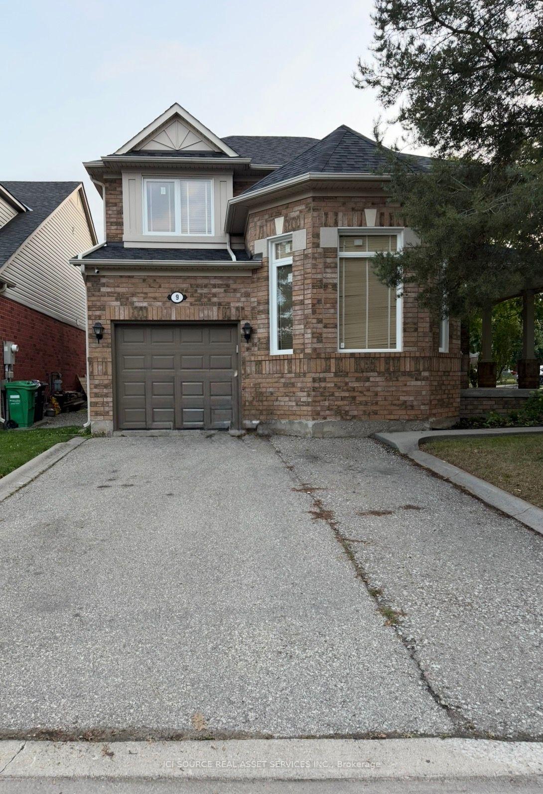 Photo 1 of 9 Unsworth Street, Brampton, Fletcher's Meadow — HOMEH