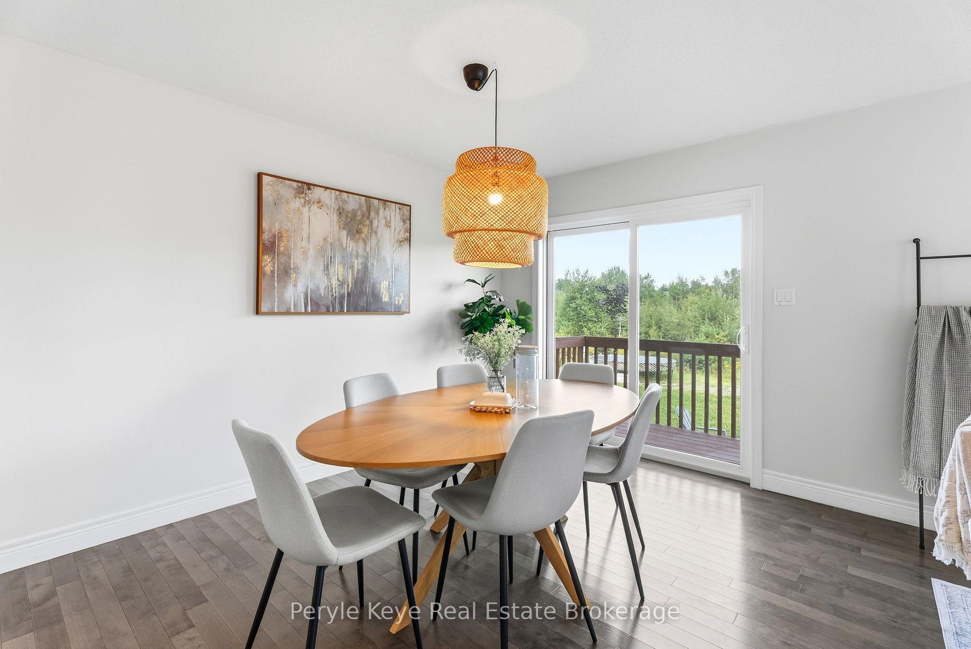 Photo 9 of 81 Douglas Drive, Bracebridge, Macaulay — HOMEH