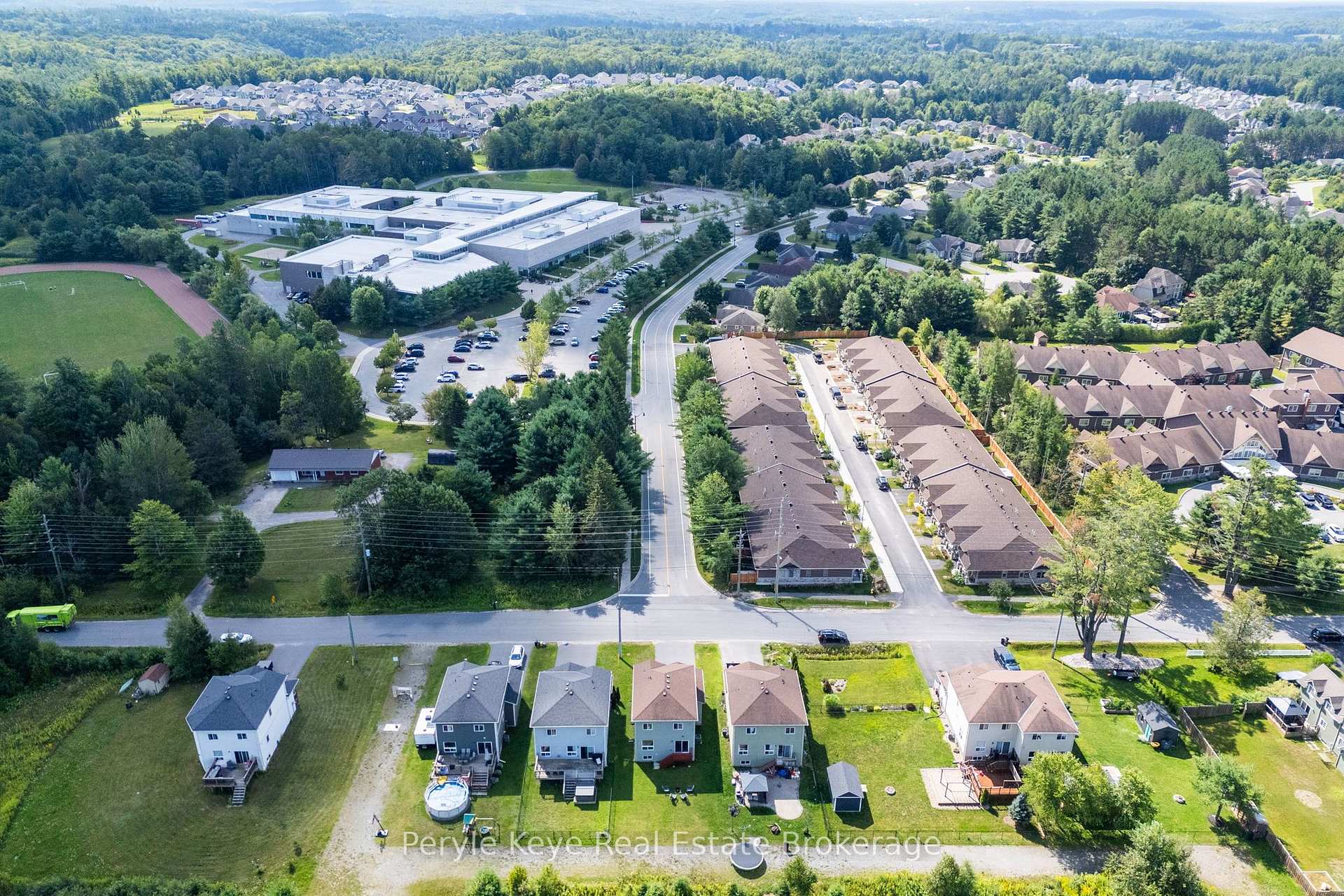 Photo 14 of 81 Douglas Drive, Bracebridge, Macaulay — HOMEH