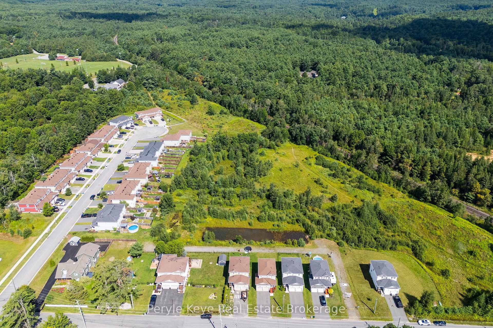 Photo 15 of 81 Douglas Drive, Bracebridge, Macaulay — HOMEH