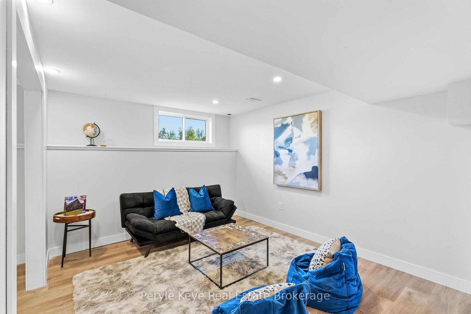 Photo 56 of 81 Douglas Drive, Bracebridge, Macaulay — HOMEH