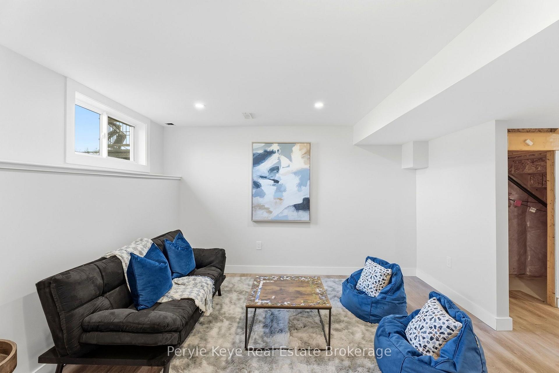 Photo 61 of 81 Douglas Drive, Bracebridge, Macaulay — HOMEH