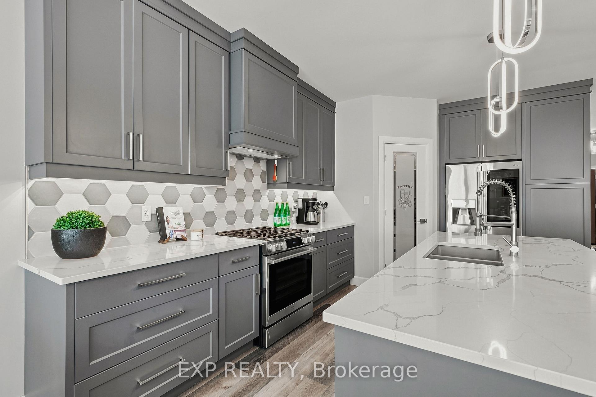 Photo 10 of 1070 Evans Street W, North Perth, Elma — HOMEH