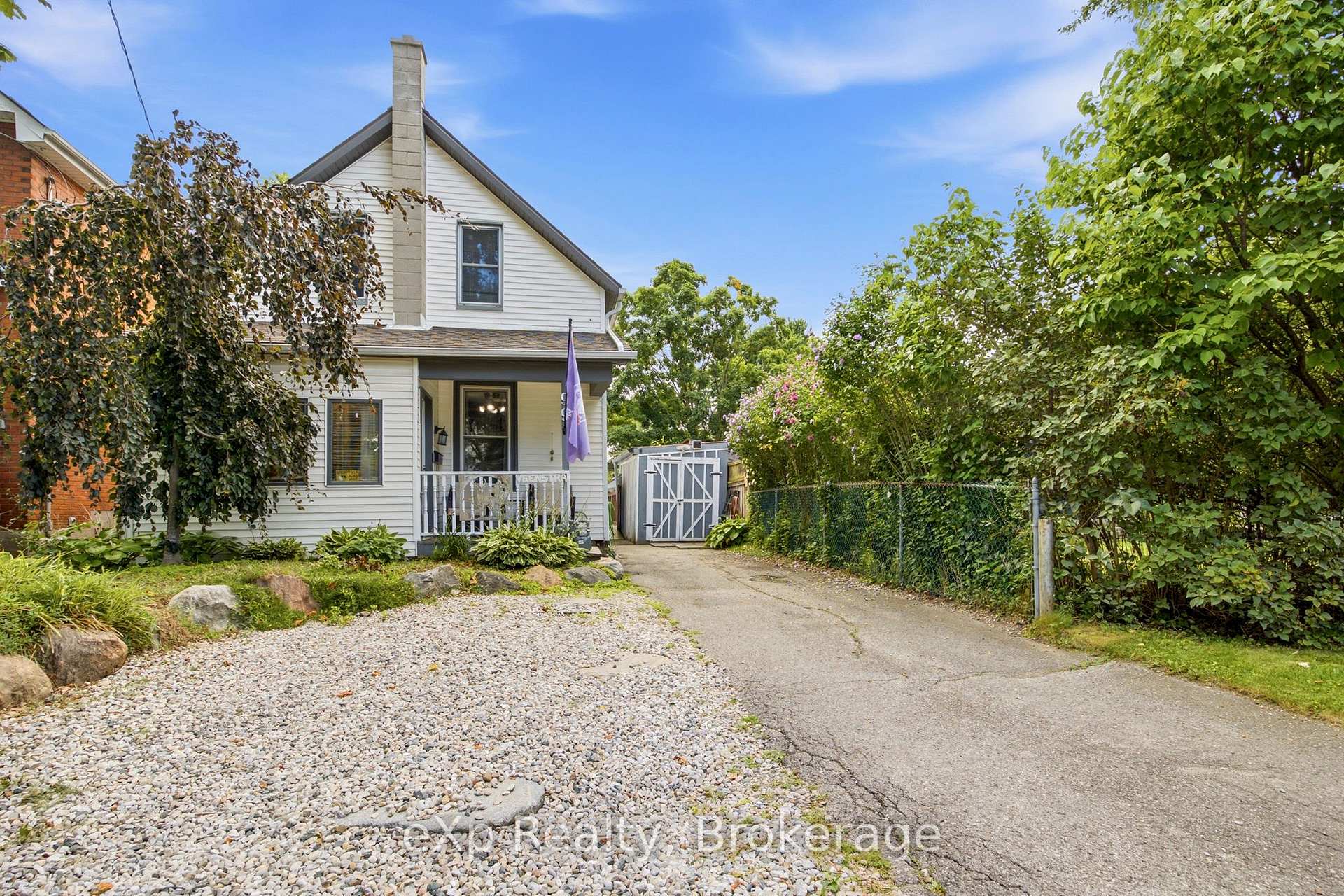 Photo 2 of 99 Dufferin Street, Stratford — HOMEH