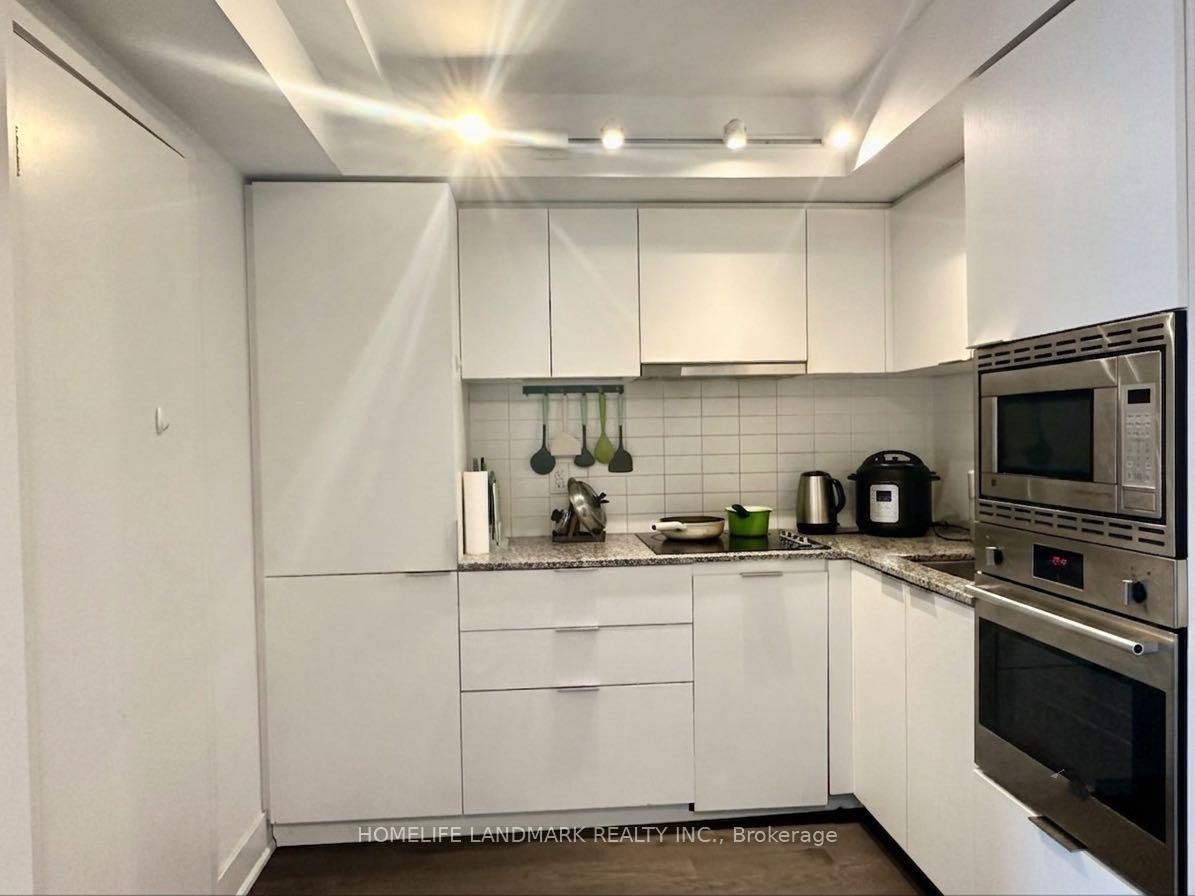 Photo 5 of Unit 2912, 955 Bay Street, Toronto, Bay Street Corridor — HOMEH