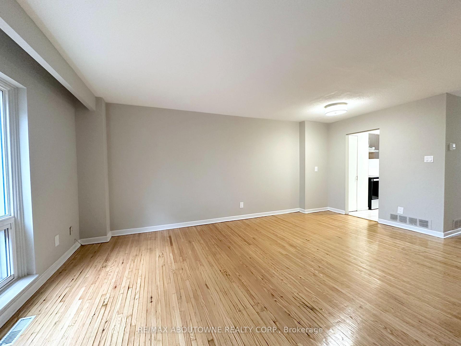 Photo 7 of Unit TH4, 63 Havenbrook Boulevard, North York, Henry Farm — HOMEH