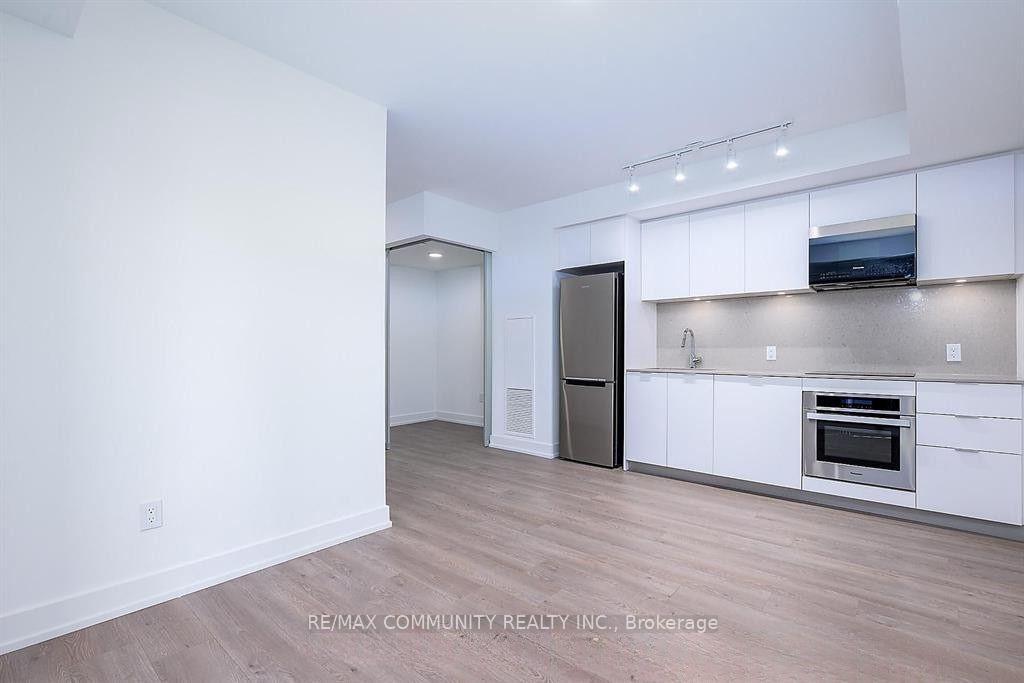 Photo 11 of Unit 1105, 8 Cedarland Drive, Markham, Unionville — HOMEH