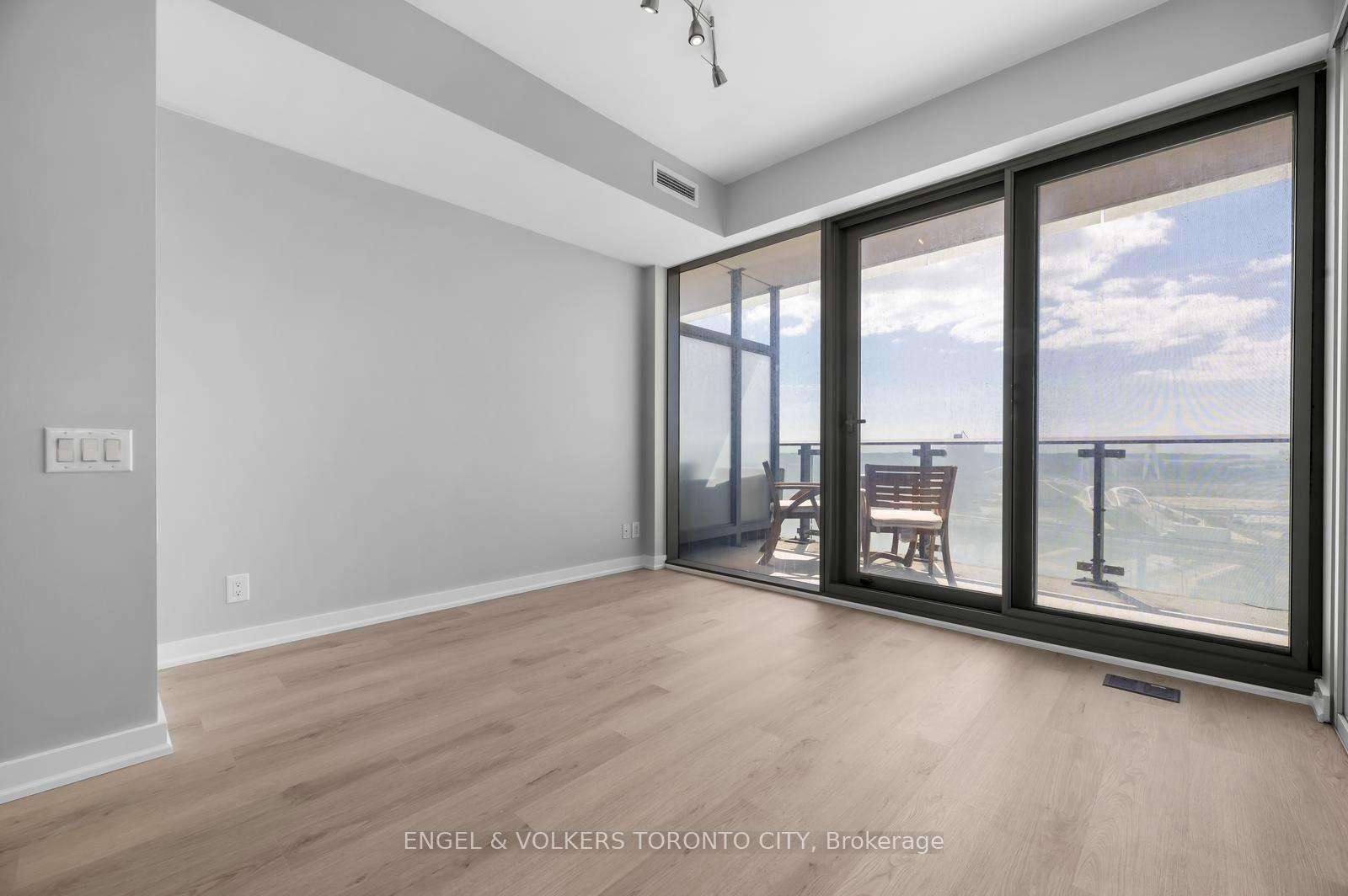 Photo 4 of Unit 1009, 390 Cherry Street, Toronto, Waterfront Communities — HOMEH