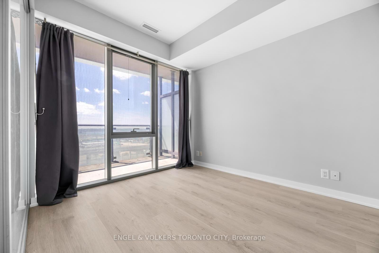 Photo 6 of Unit 1009, 390 Cherry Street, Toronto, Waterfront Communities — HOMEH