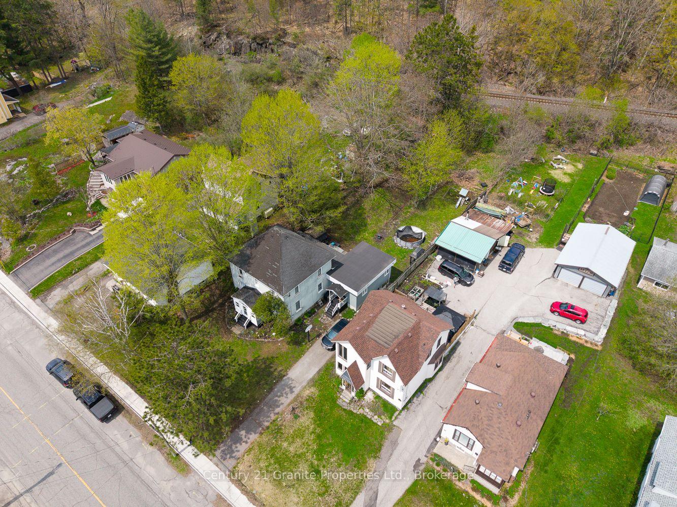 Photo 5 of 50 William Street, Parry Sound — HOMEH
