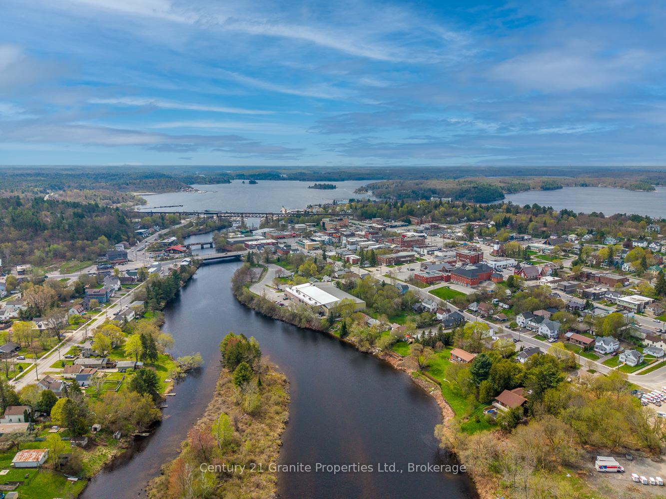 Photo 9 of 50 William Street, Parry Sound — HOMEH