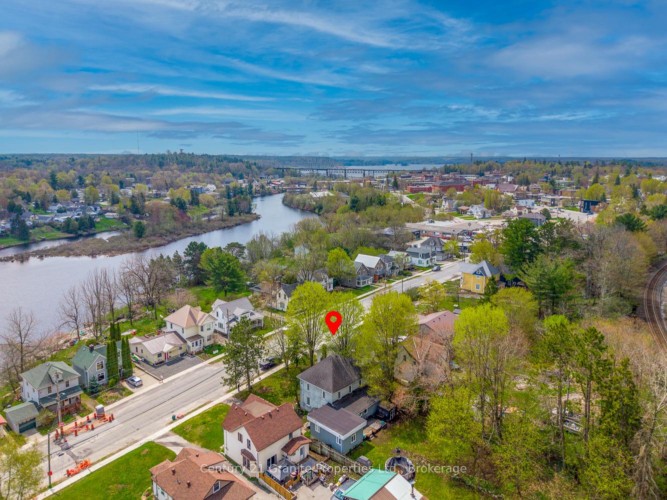 Photo 10 of 50 William Street, Parry Sound — HOMEH