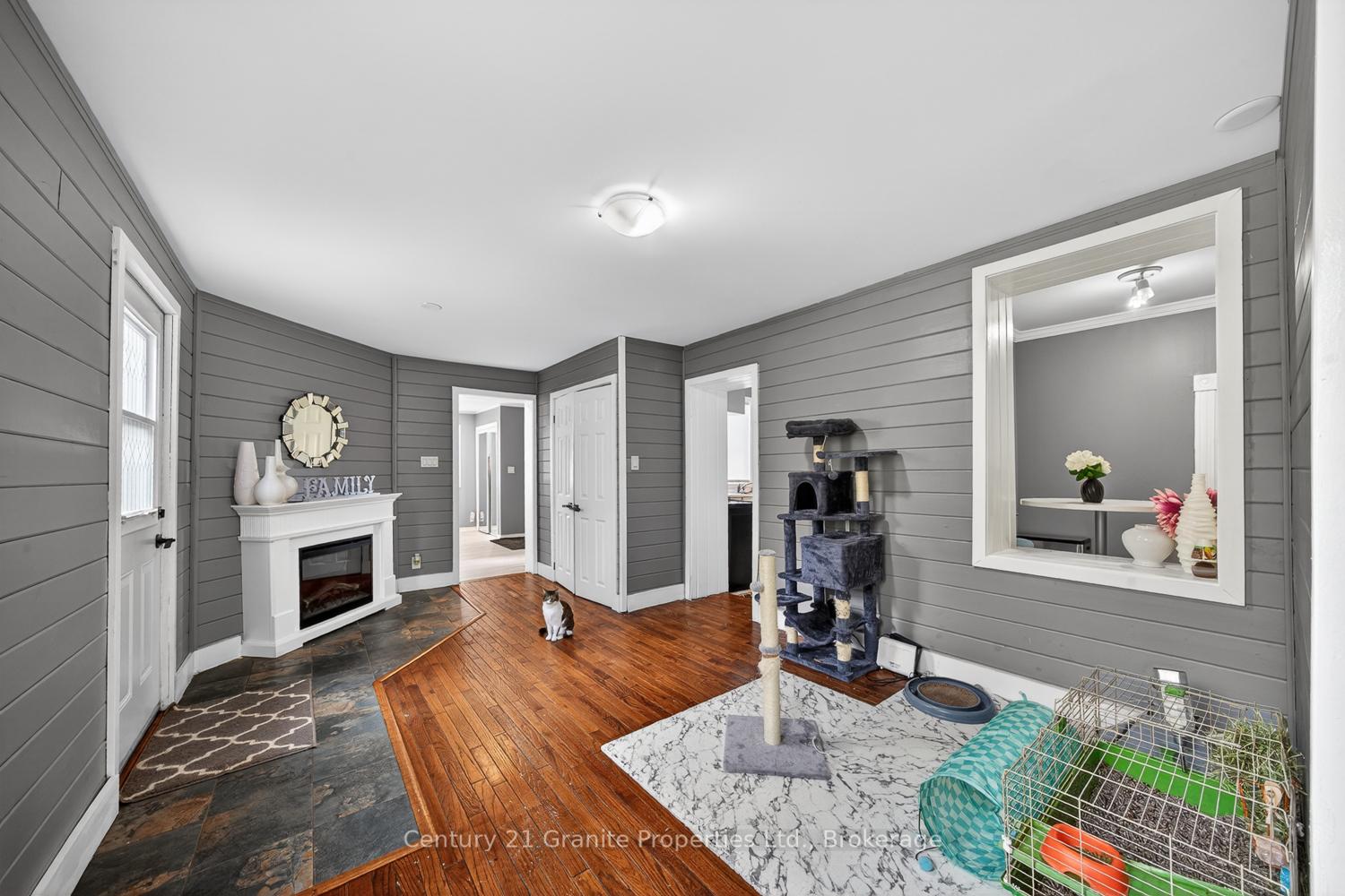 Photo 21 of 50 William Street, Parry Sound — HOMEH