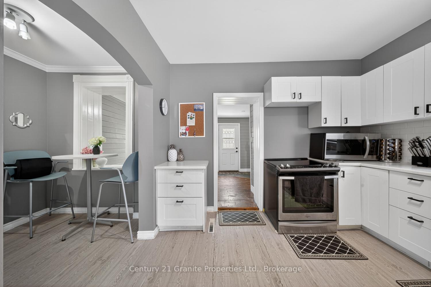 Photo 32 of 50 William Street, Parry Sound — HOMEH