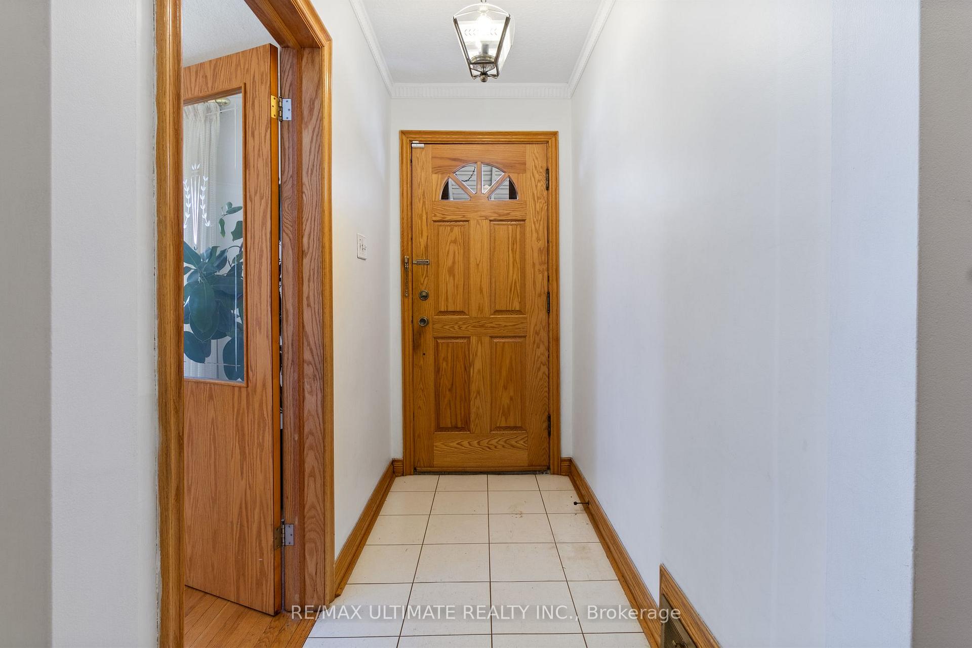 Photo 6 of 519 Douglas Avenue, Toronto, Bedford Park-Nortown — HOMEH