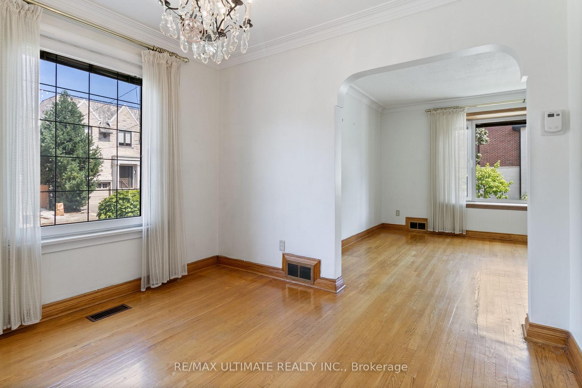 Photo 10 of 519 Douglas Avenue, Toronto, Bedford Park-Nortown — HOMEH
