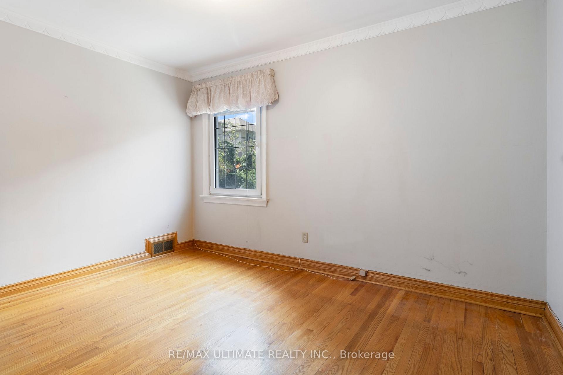 Photo 19 of 519 Douglas Avenue, Toronto, Bedford Park-Nortown — HOMEH
