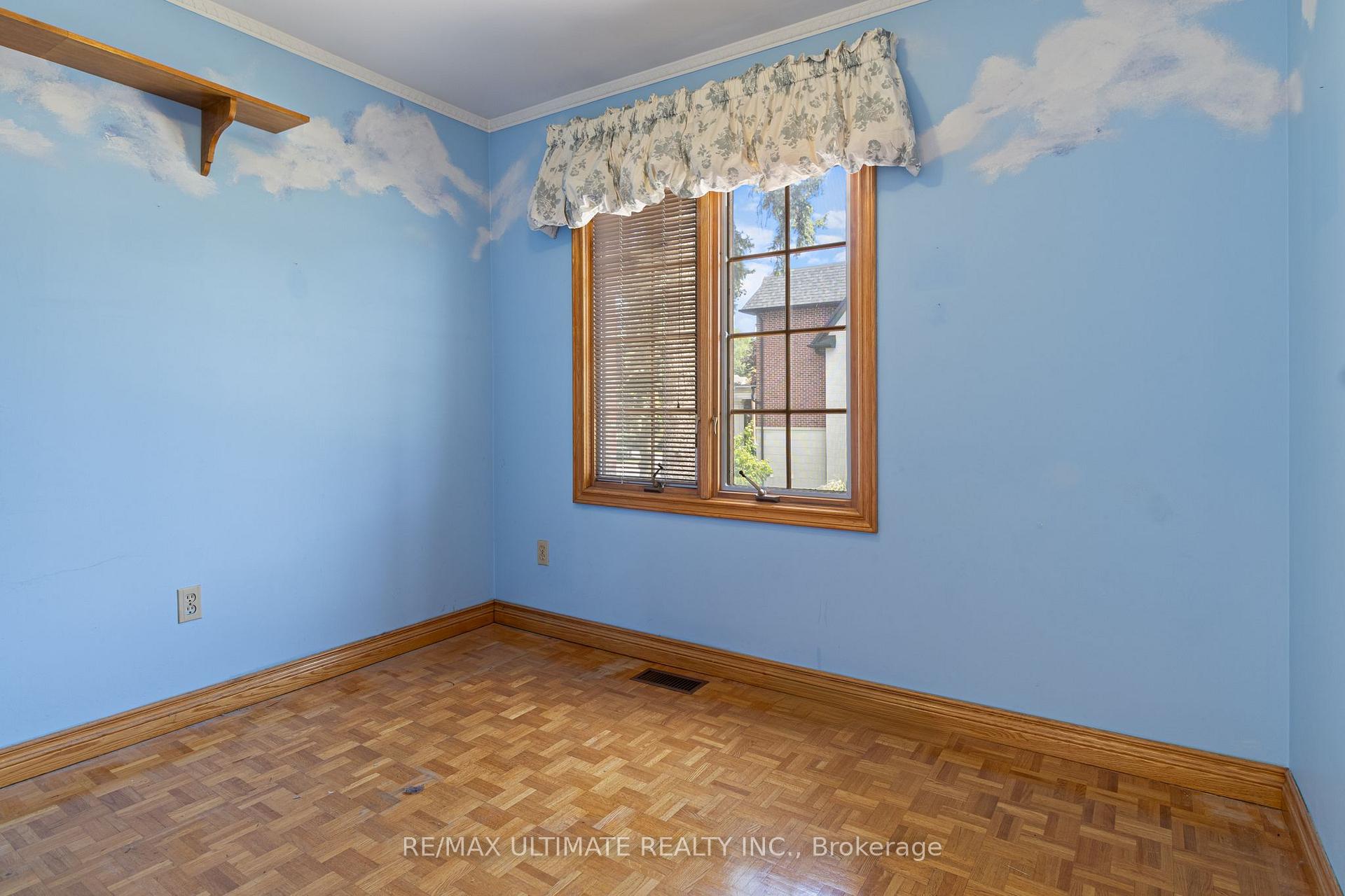 Photo 25 of 519 Douglas Avenue, Toronto, Bedford Park-Nortown — HOMEH