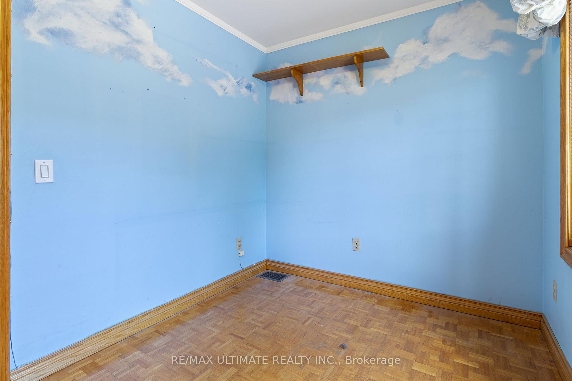 Photo 26 of 519 Douglas Avenue, Toronto, Bedford Park-Nortown — HOMEH