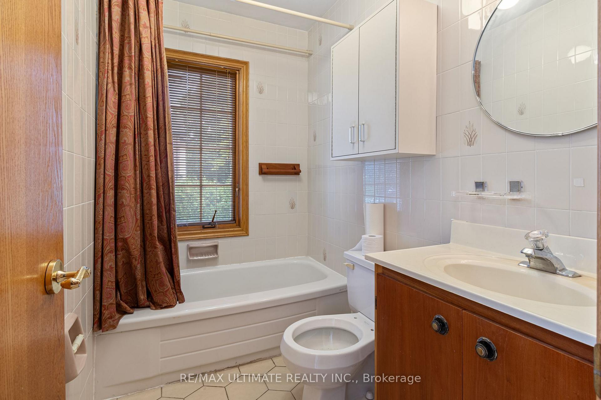 Photo 30 of 519 Douglas Avenue, Toronto, Bedford Park-Nortown — HOMEH