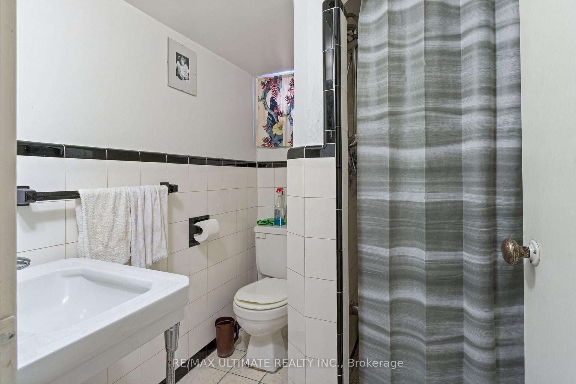 Photo 35 of 519 Douglas Avenue, Toronto, Bedford Park-Nortown — HOMEH