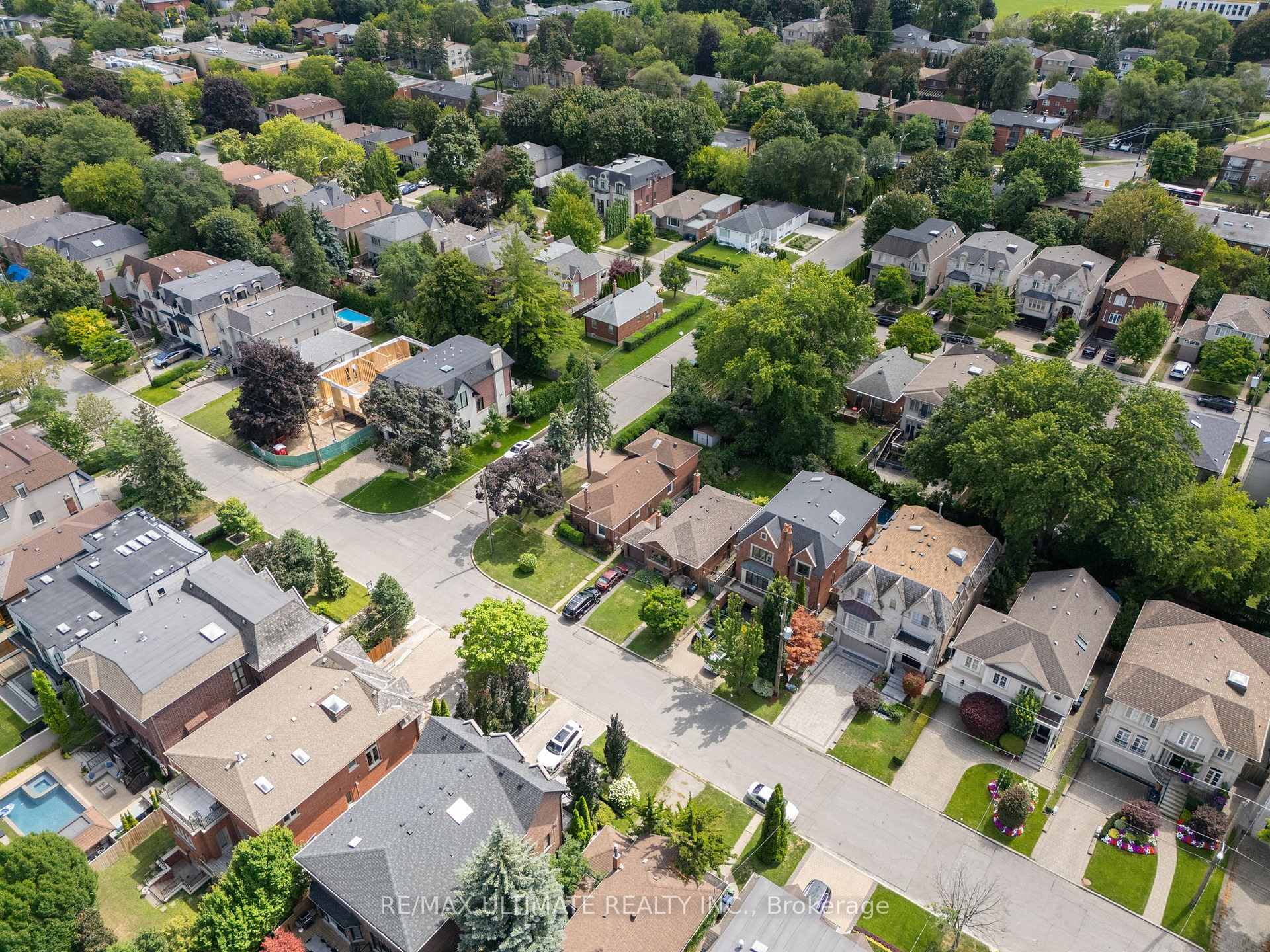 Photo 43 of 519 Douglas Avenue, Toronto, Bedford Park-Nortown — HOMEH