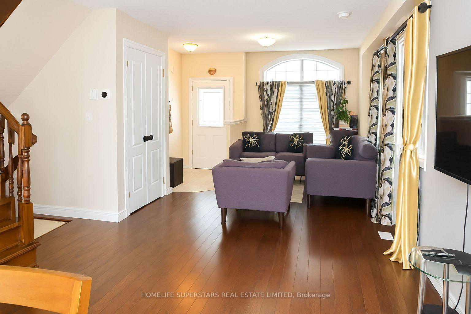 Photo 4 of 6039 Ernest Crescent, Niagara Falls, Forestview — HOMEH