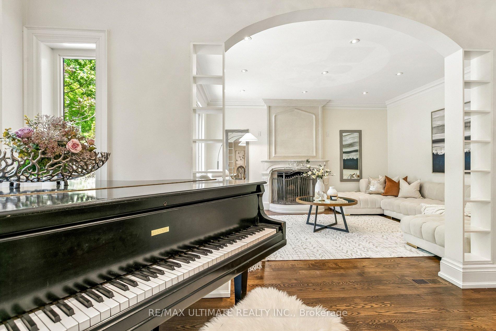 Photo 15 of 73 Bonnyview Drive, Etobicoke, Stonegate-Queensway — HOMEH