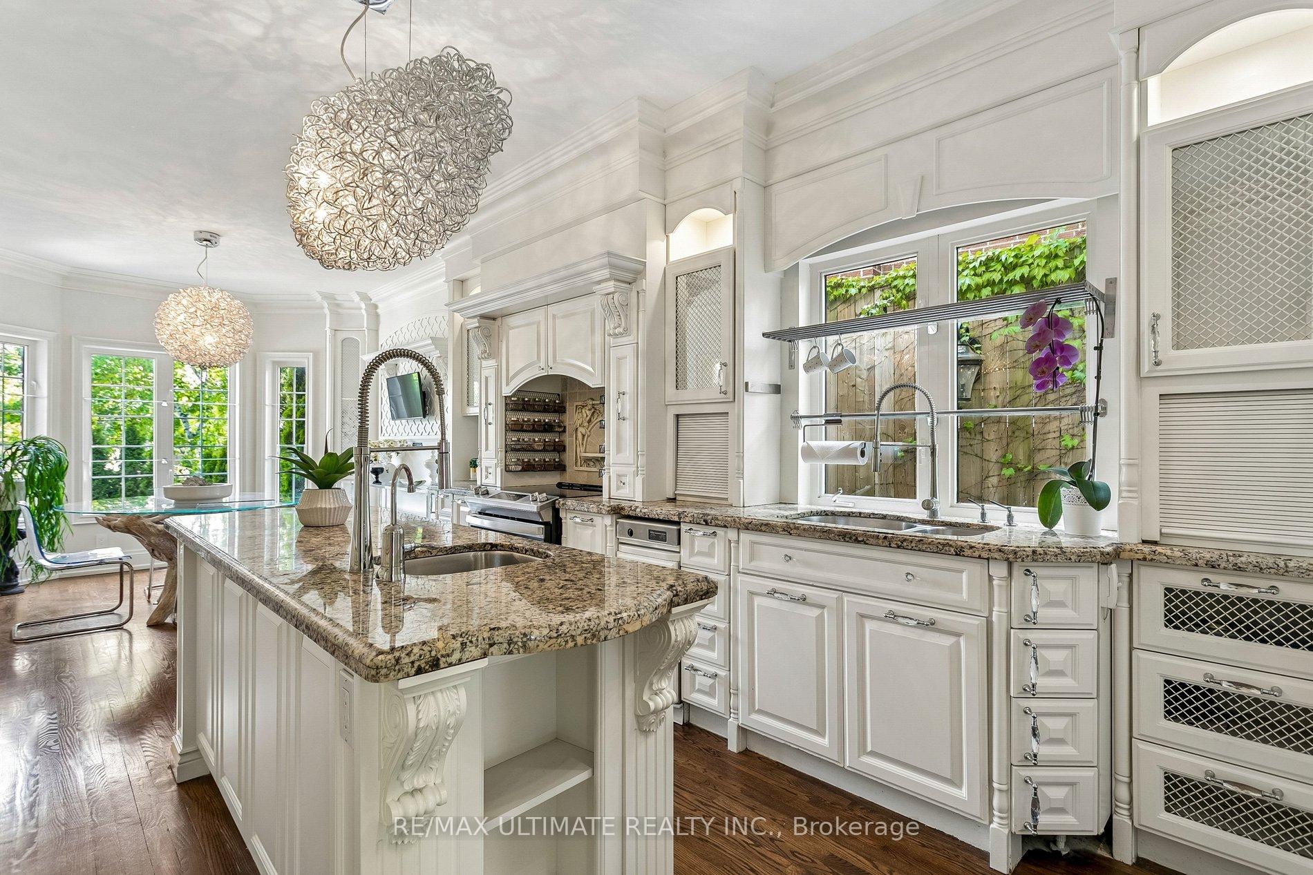 Photo 11 of 73 Bonnyview Drive, Etobicoke, Stonegate-Queensway — HOMEH