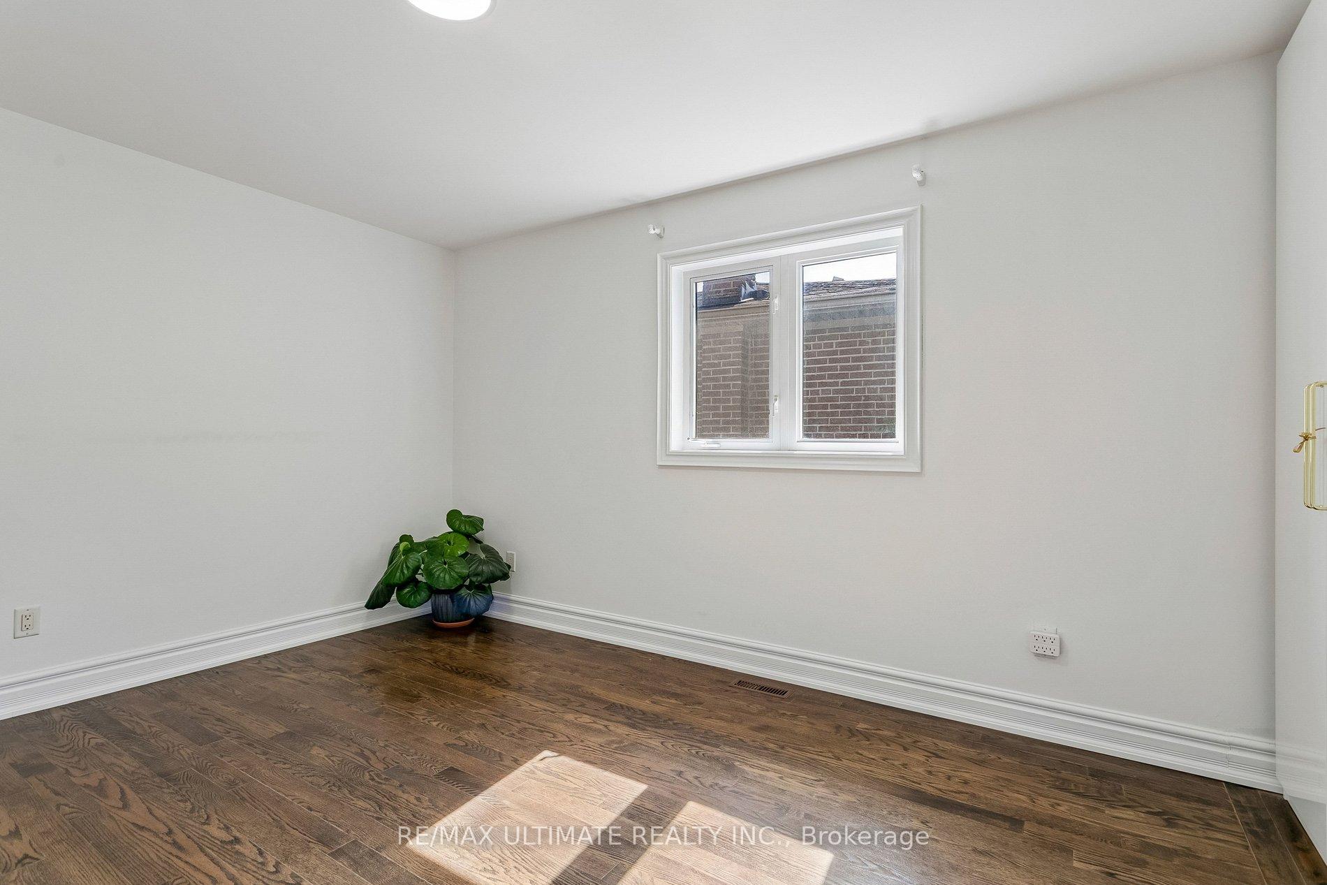 Photo 34 of 73 Bonnyview Drive, Etobicoke, Stonegate-Queensway — HOMEH